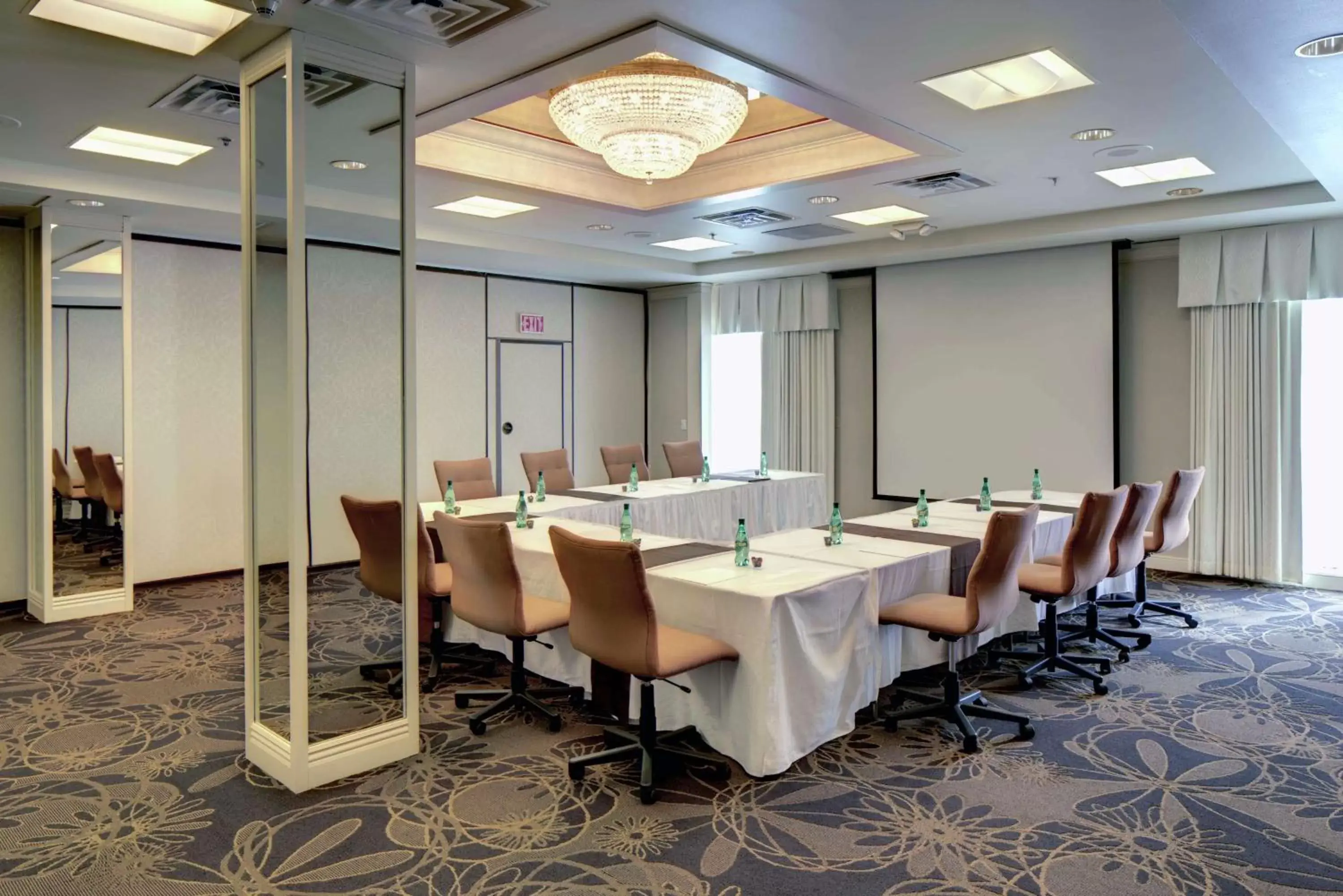 Meeting/conference room in DoubleTree by Hilton Milwaukee Downtown