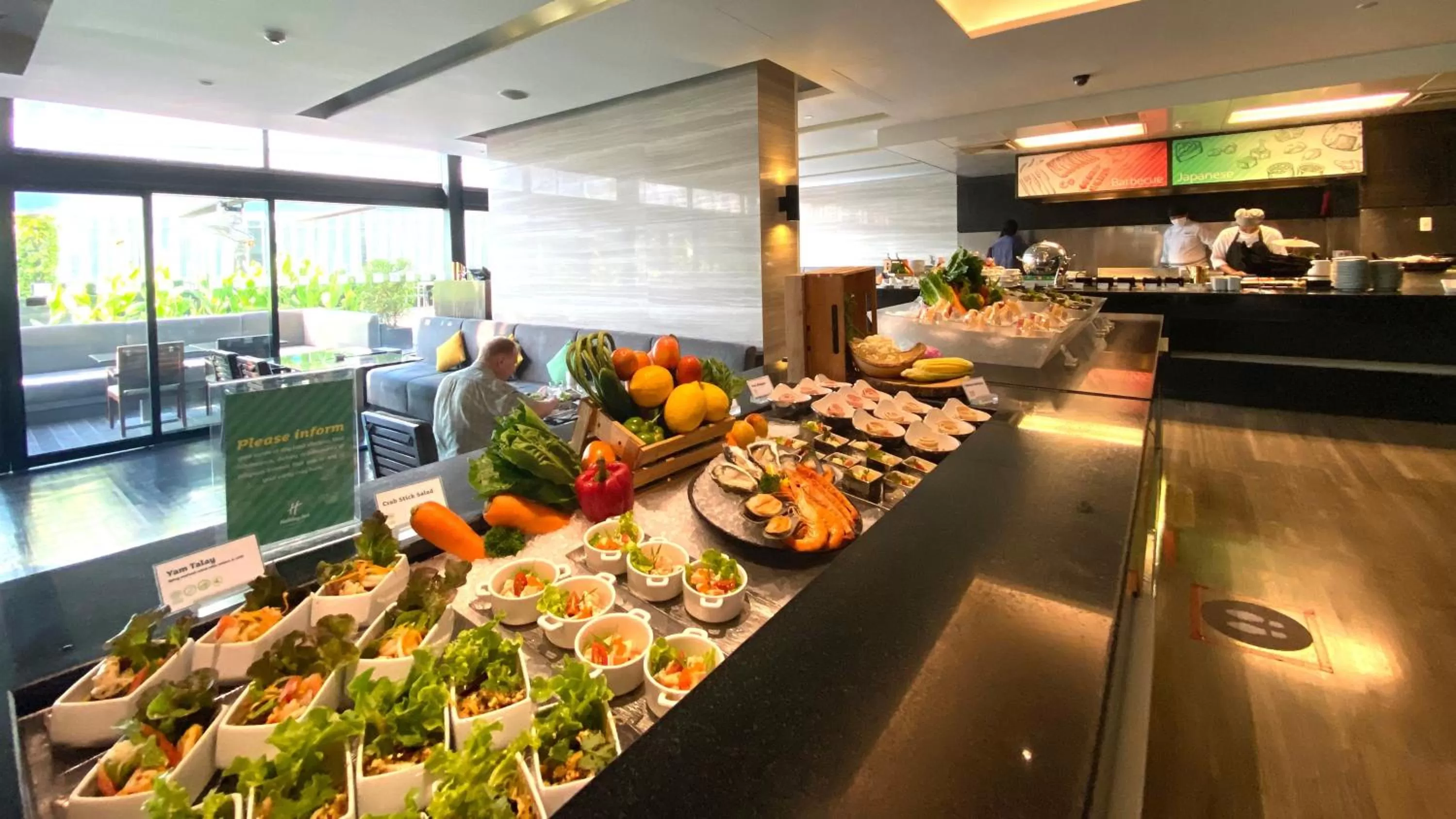 Restaurant/places to eat in Holiday Inn Bangkok Sukhumvit by IHG