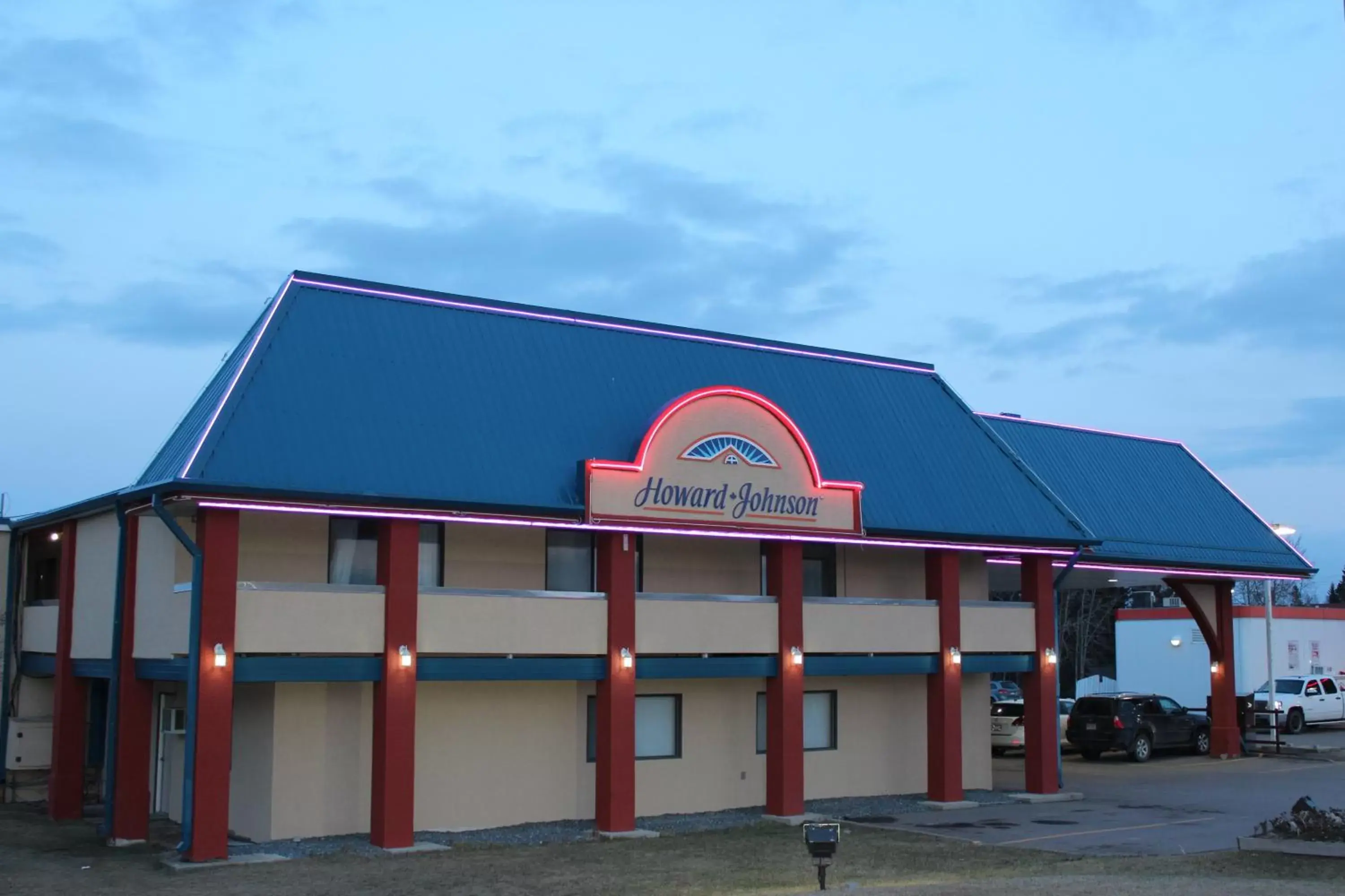 Facade/entrance, Property Building in Howard Johnson by Wyndham Red Deer