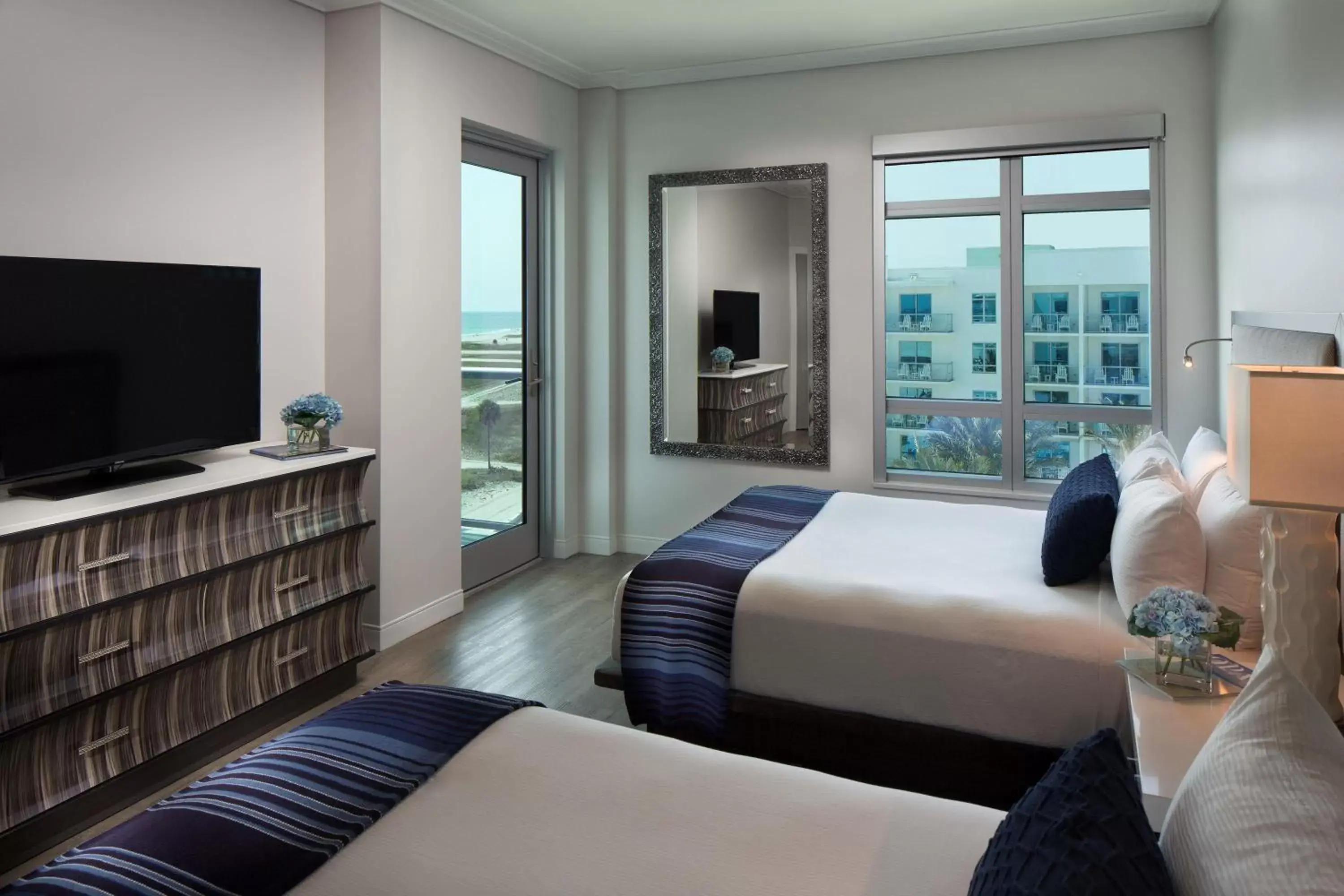 One-Bedroom Queen Suite with Gulf View in Treasure Island Beach Resort One-Bedroom Queen Suite with Gulf View in Treasure Island Beach Resort