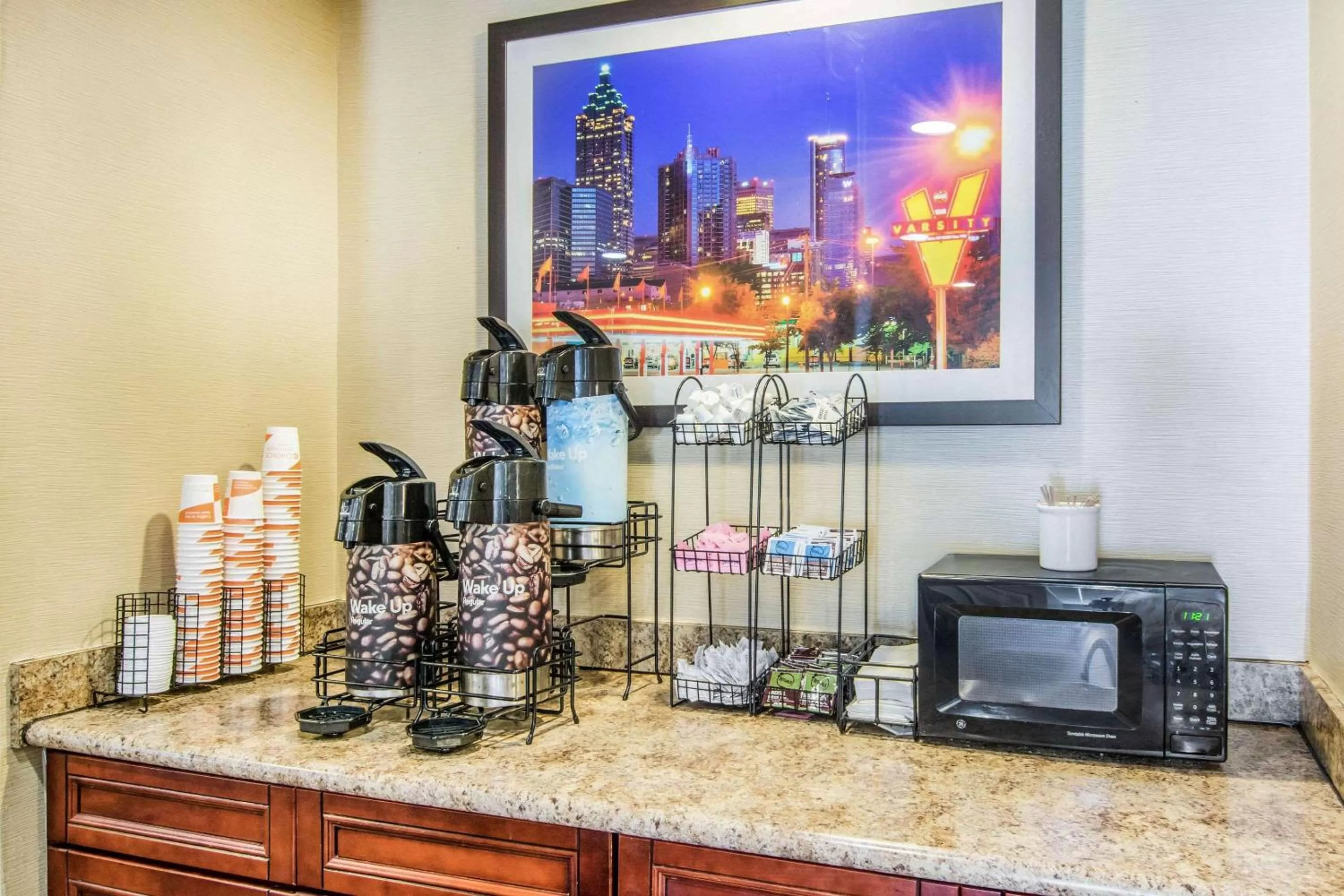 Restaurant/places to eat in Comfort Inn Atlanta Downtown South