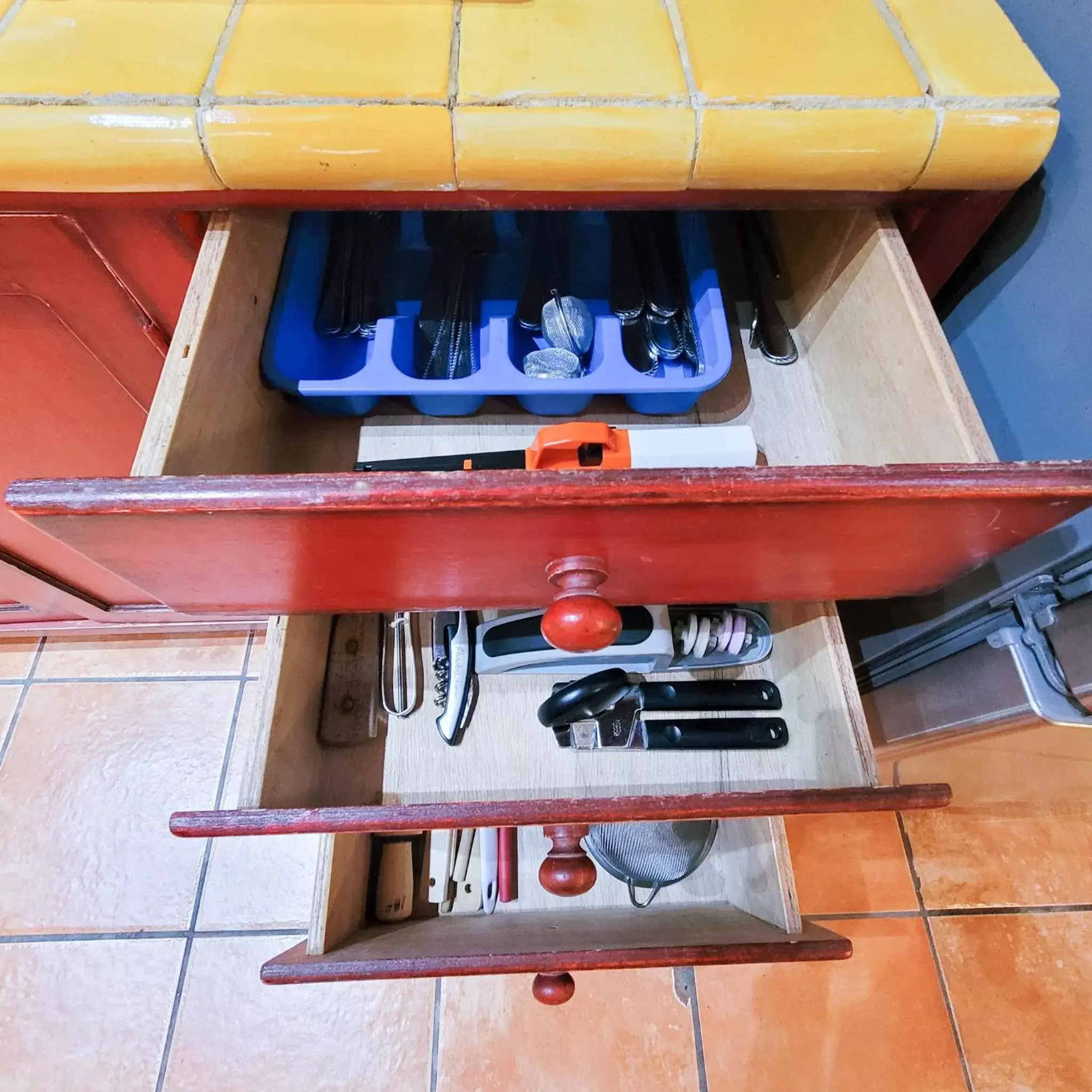 locker, Kitchen/Kitchenette in Estrellita's Bed & Breakfast