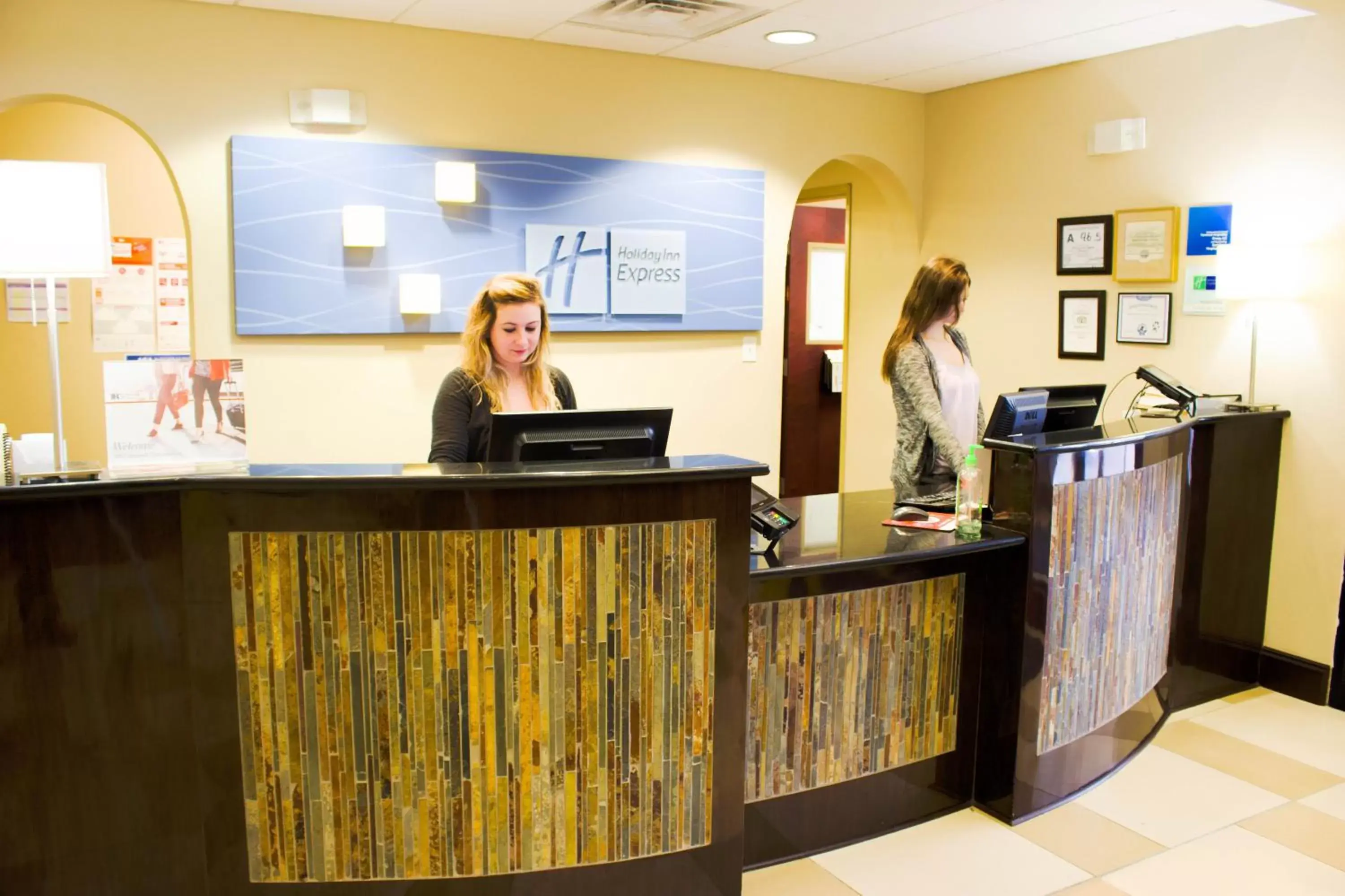 Property building, Lobby/Reception in Holiday Inn Express & Suites Havelock Northwest New Bern, an IHG Hotel