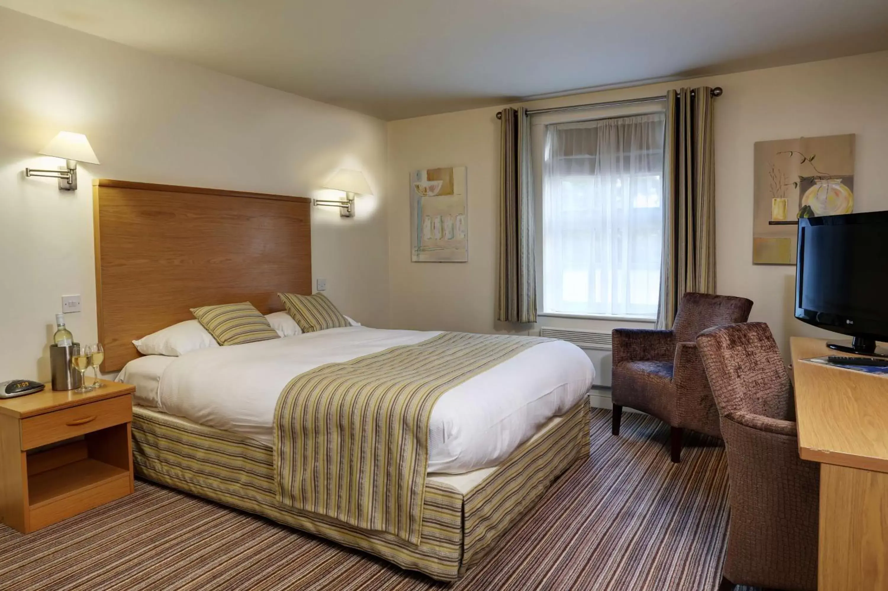 Photo of the whole room, Bed in Best Western Plus Sheffield Mosborough Hall Hotel