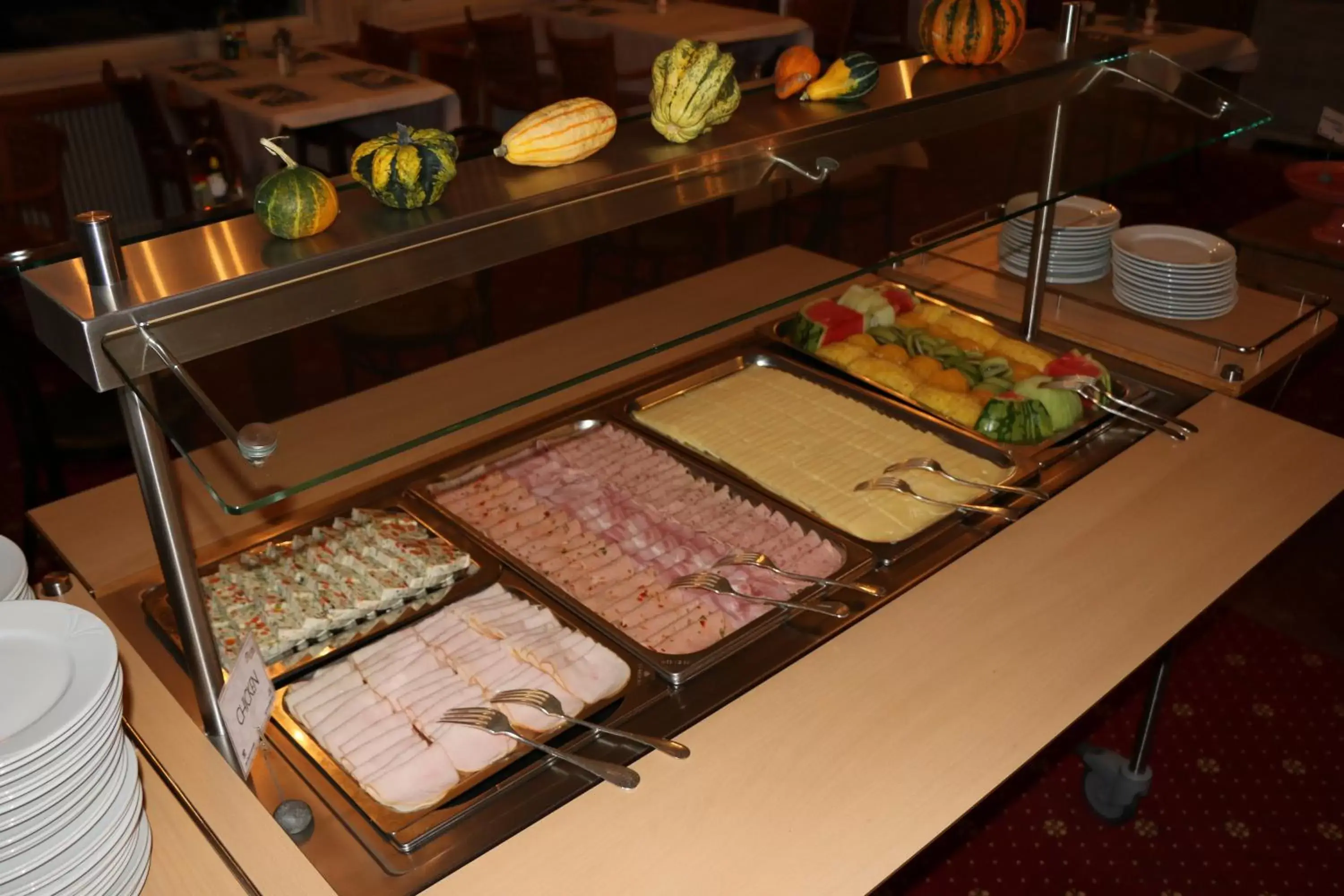 Continental breakfast, Food in Alpenrose Hotel and Gardens