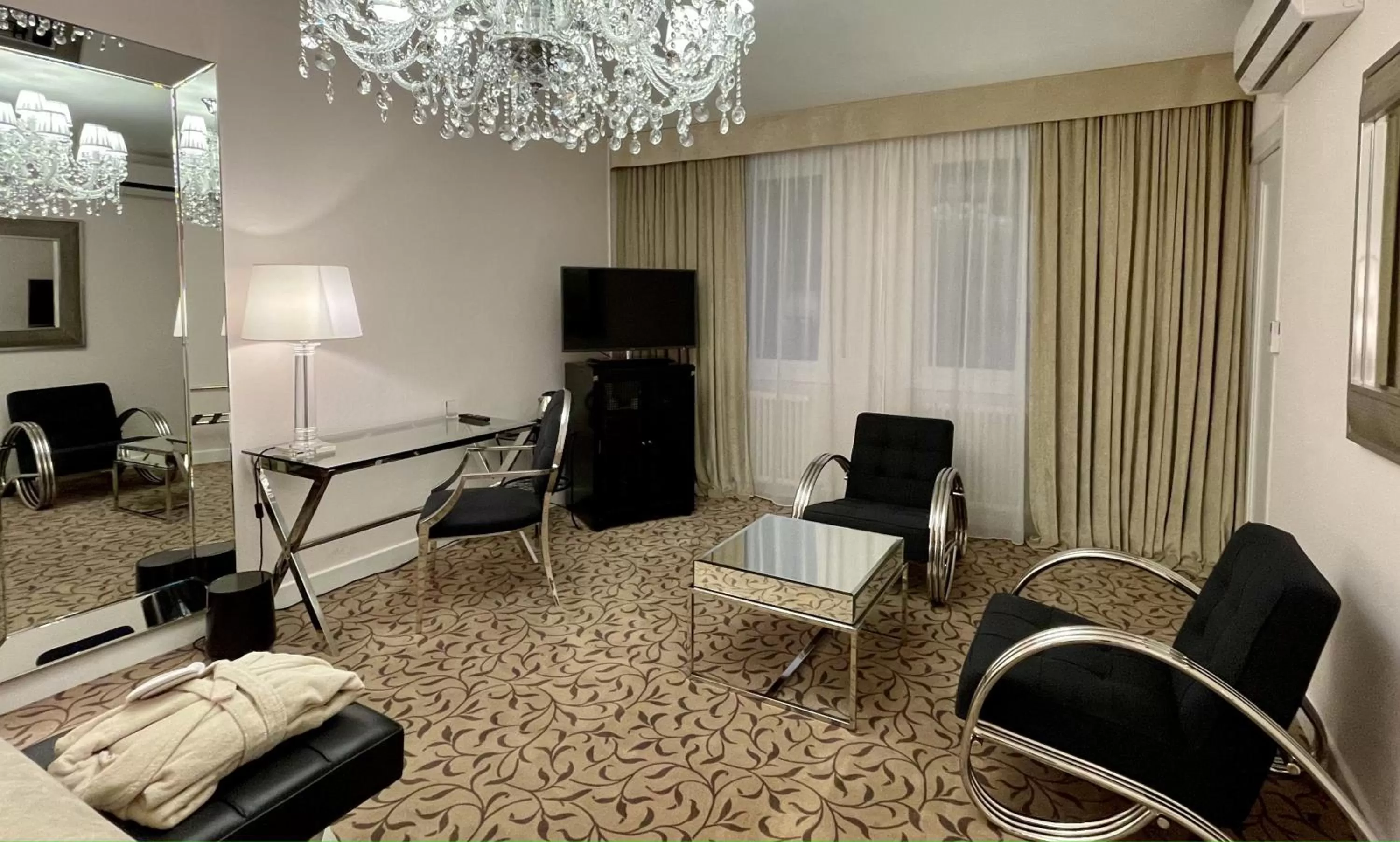 Seating area in Hotel Adriatica