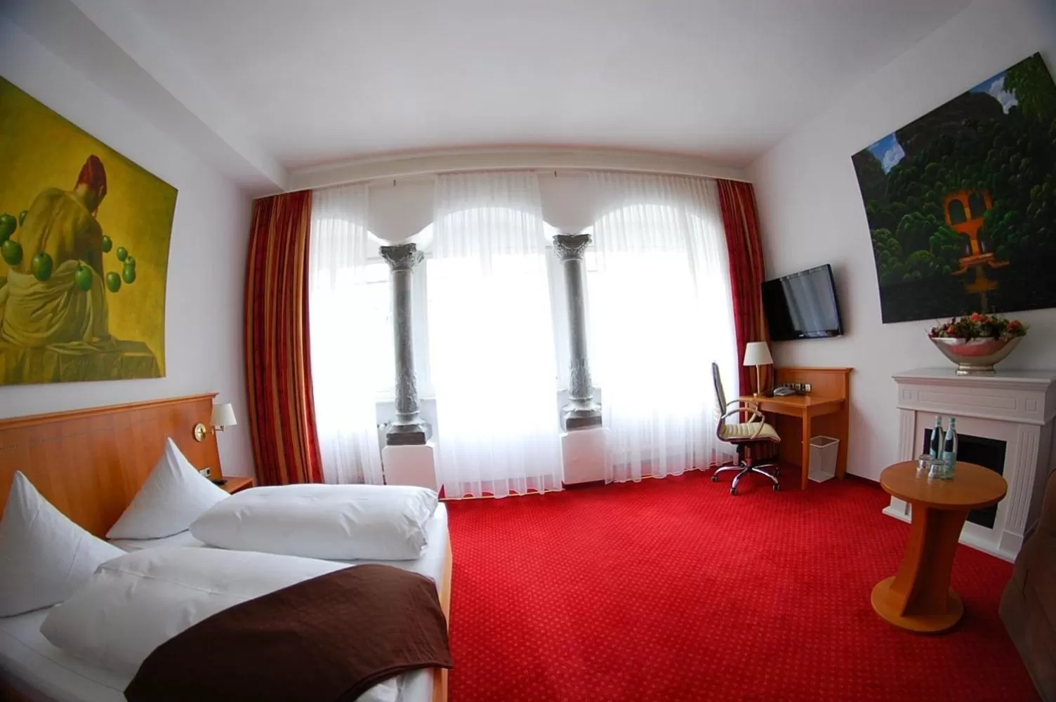 Photo of the whole room, Bed in Hotel Mohren Post