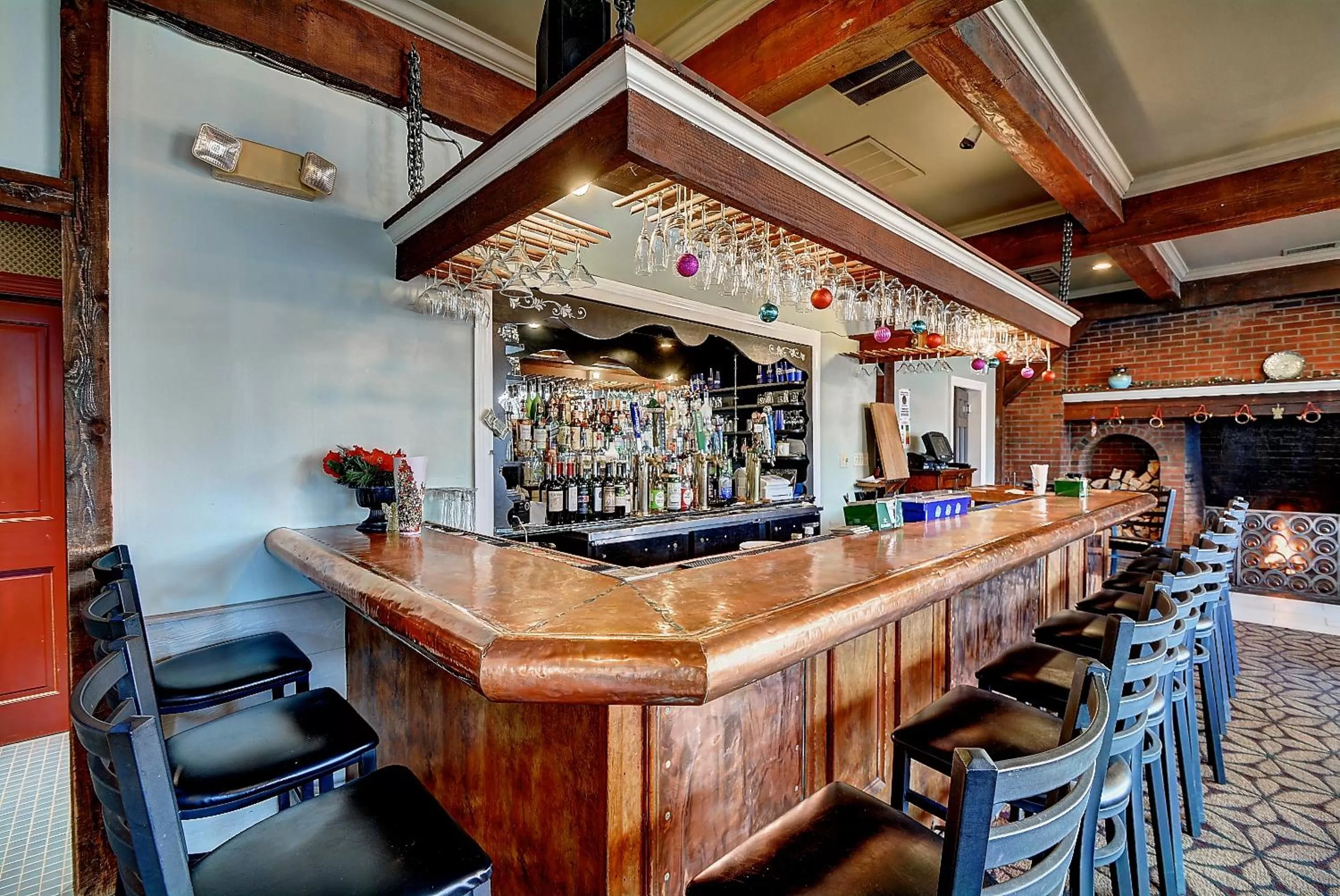 Lounge or bar in Colonial Motel and Spa