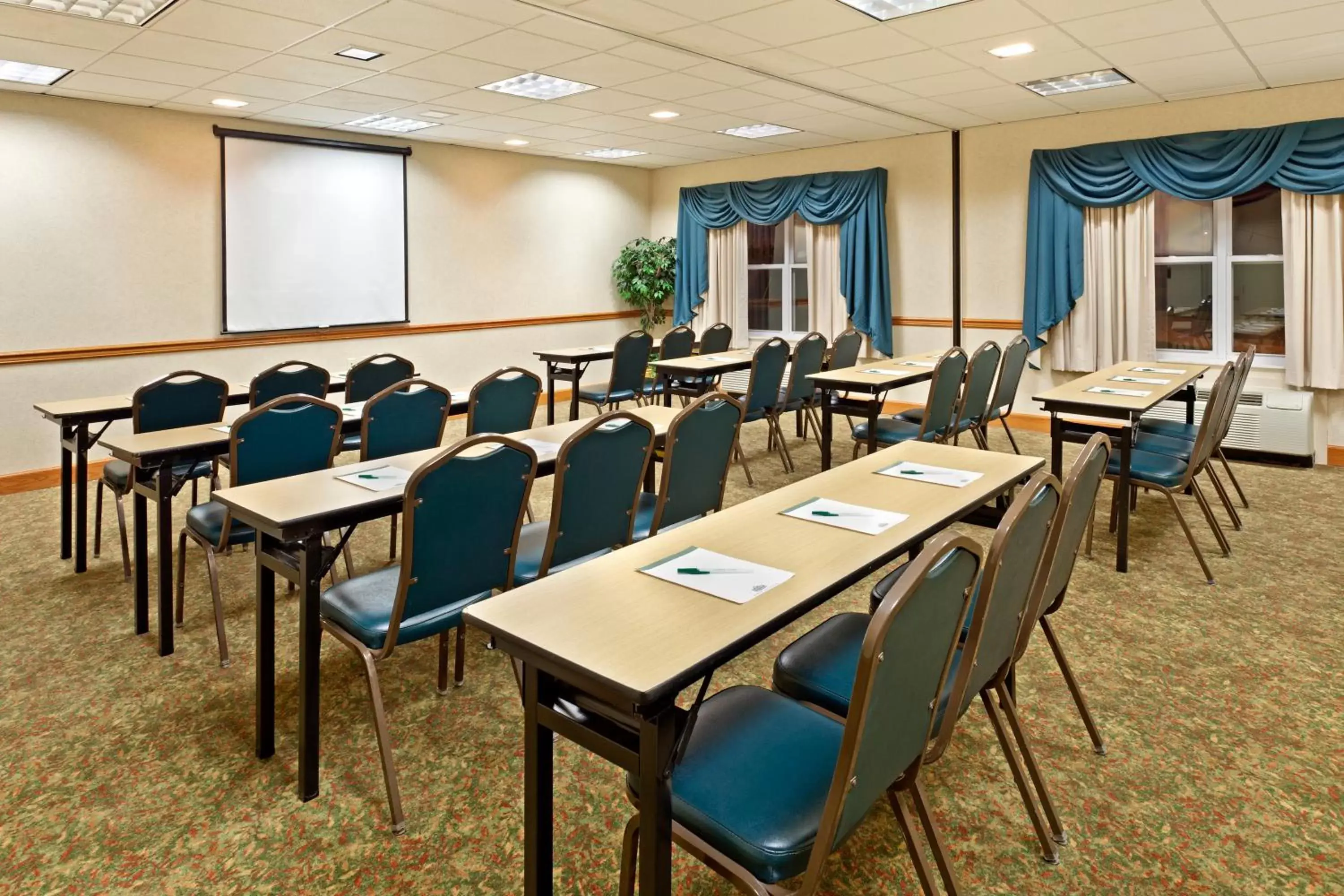 Business facilities in Country Inn & Suites by Radisson, York, PA