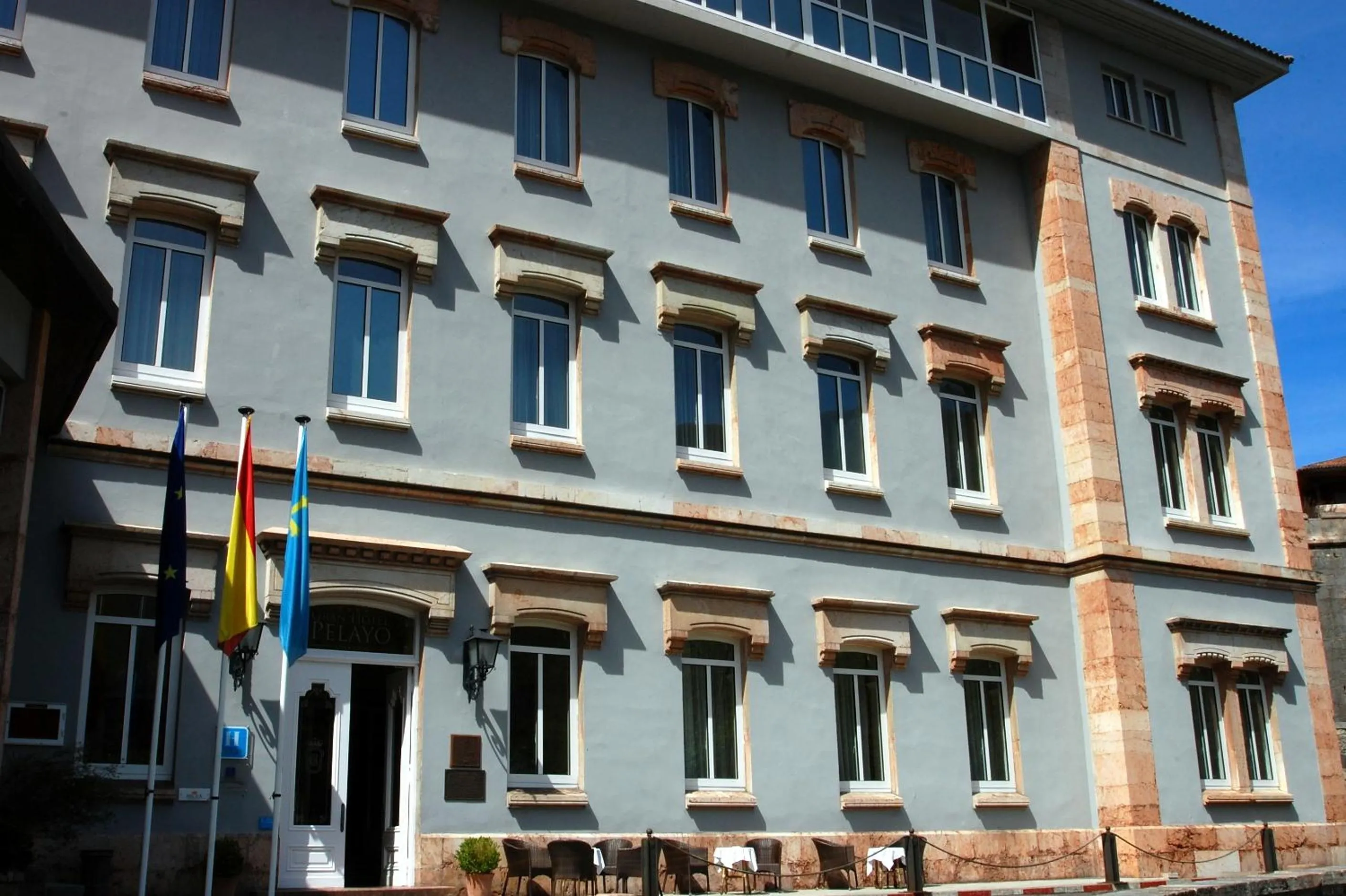 Facade/entrance in Arcea Gran Hotel Pelayo
