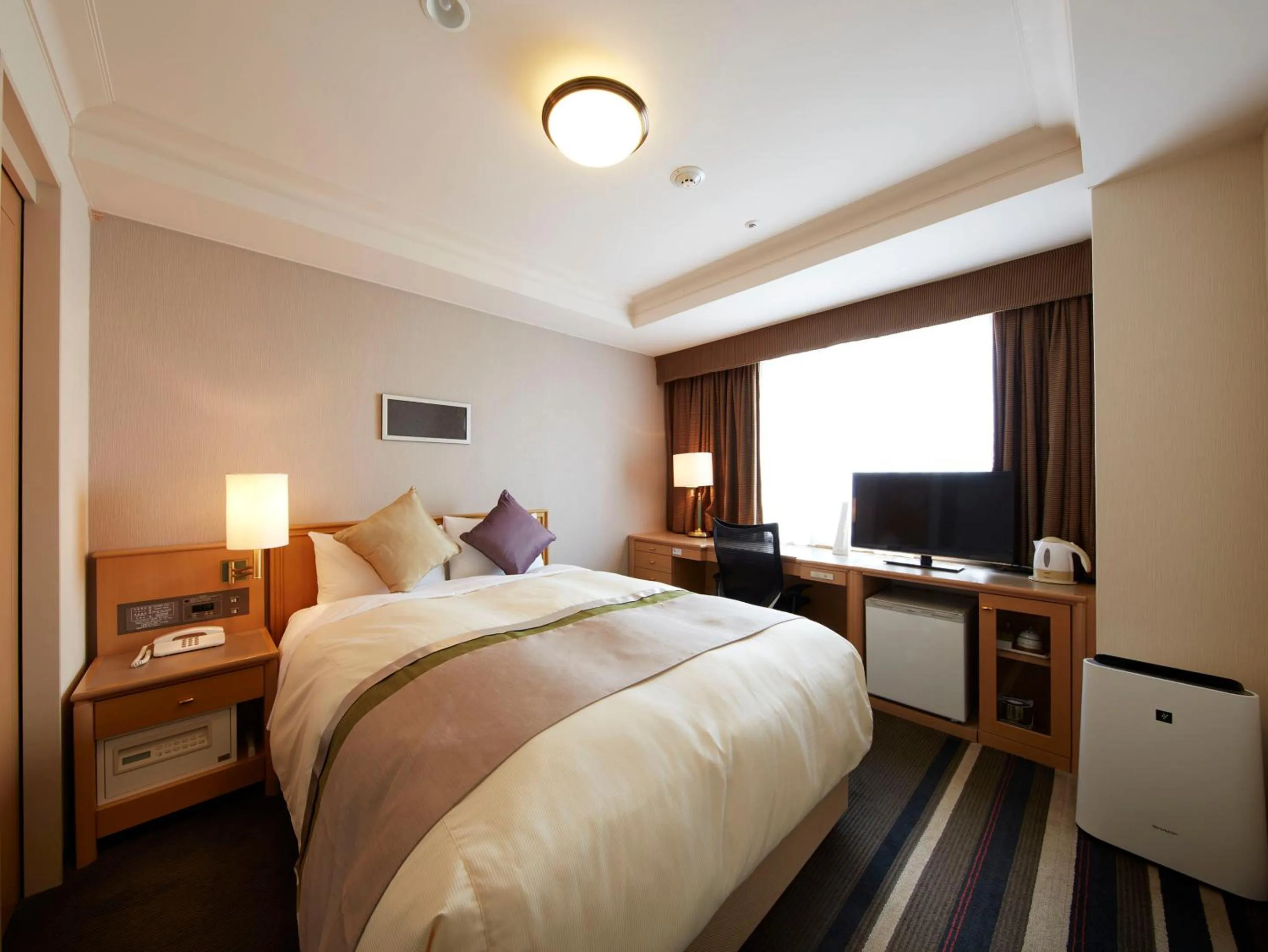 Bedroom, Bed in Keio Plaza Hotel Hachioji