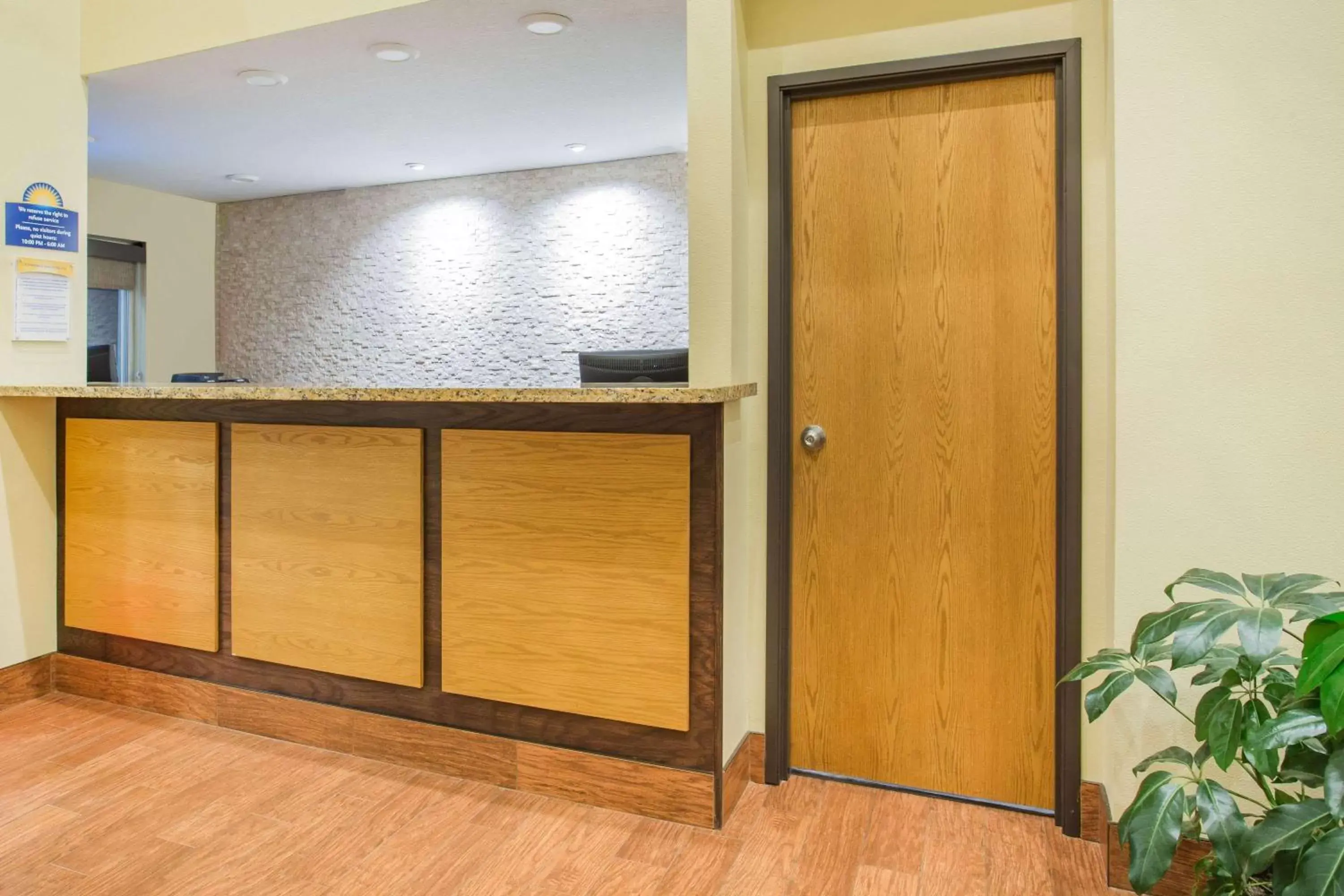 Lobby or reception, Lobby/Reception in Days Inn by Wyndham Evansdale Waterloo