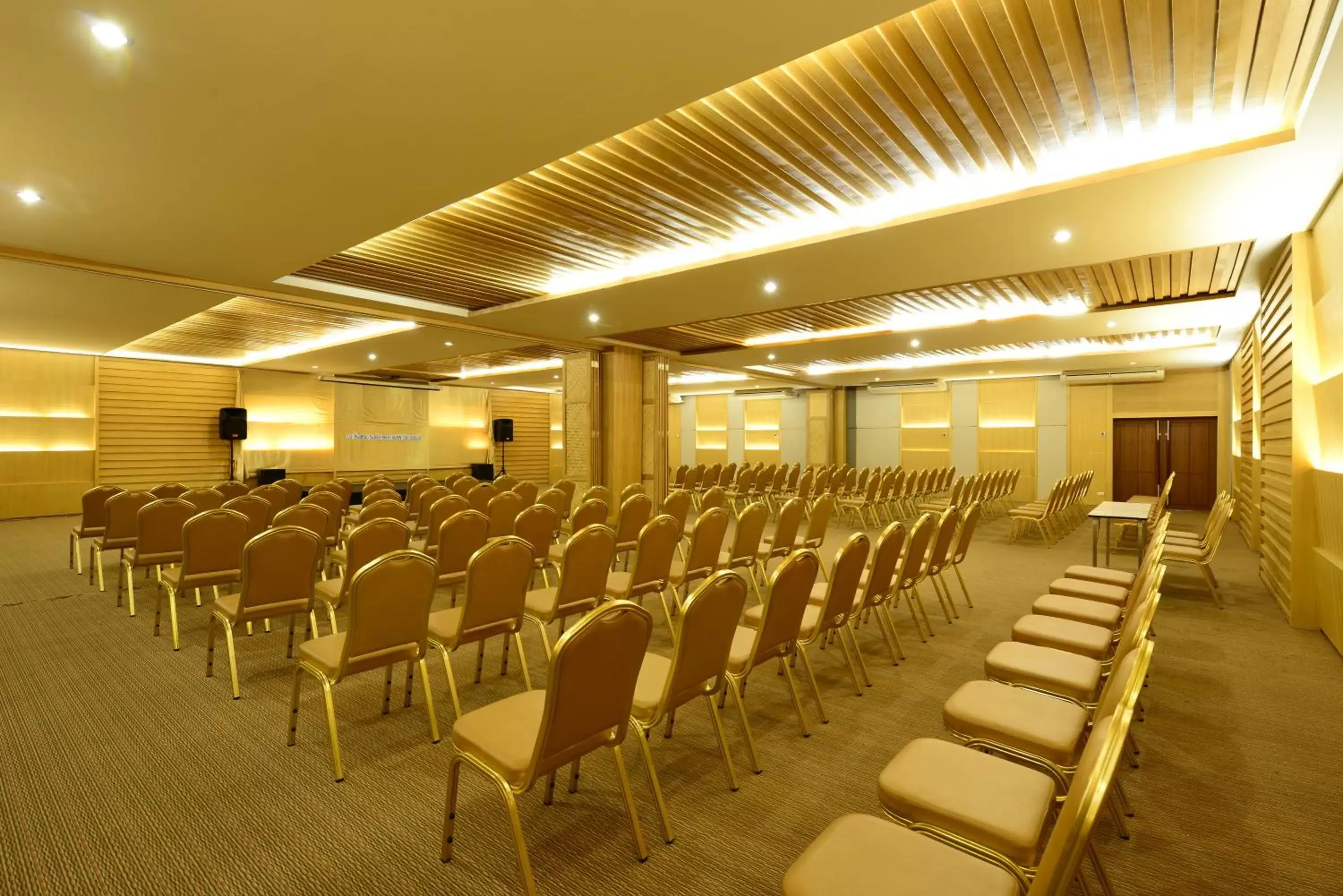 Meeting/conference room in Royal Phala Cliff Beach Resort