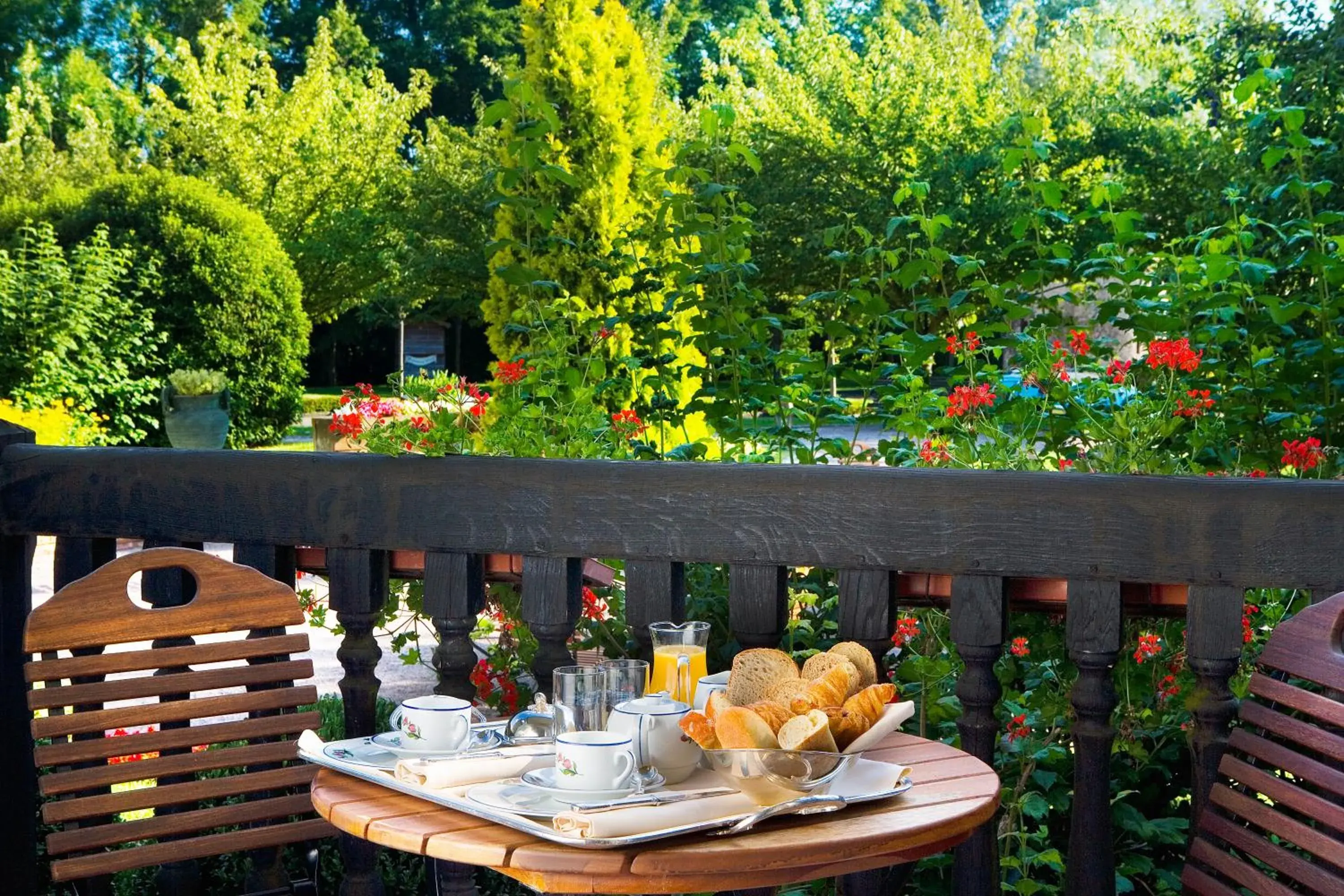 Balcony/Terrace in Hôtel & Spa Château de l'ile