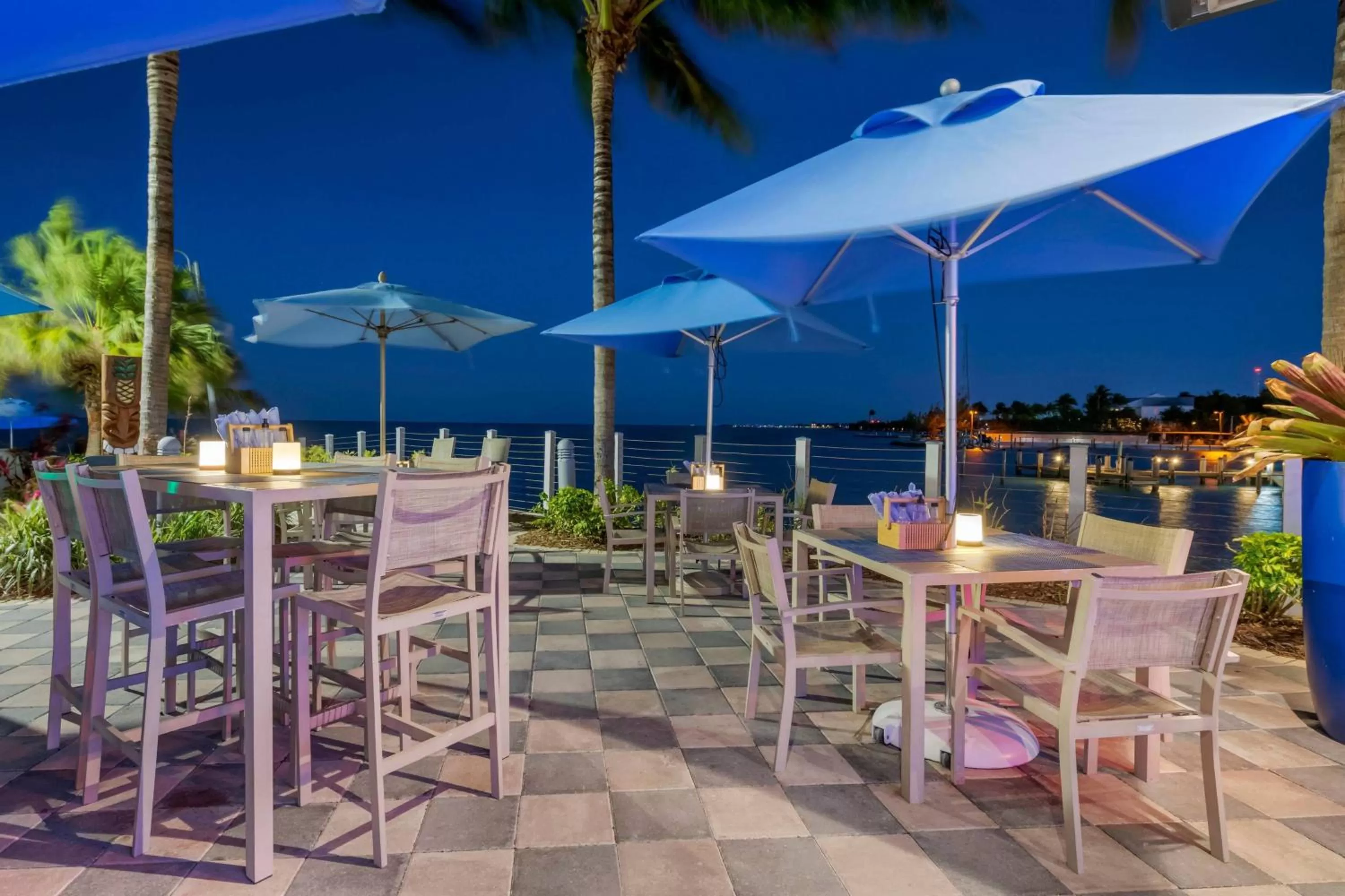 Restaurant/places to eat in Courtyard by Marriott Faro Blanco Resort