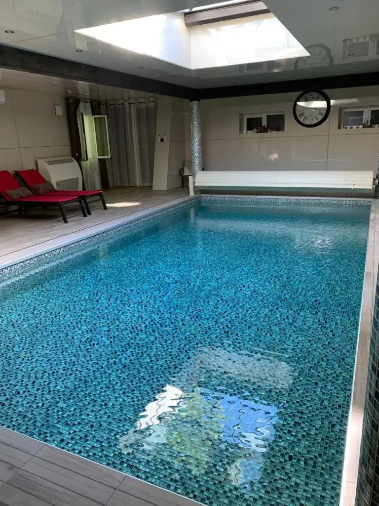 Swimming Pool in Chambres d'hôtes Bed and Breackfast Les Piscines