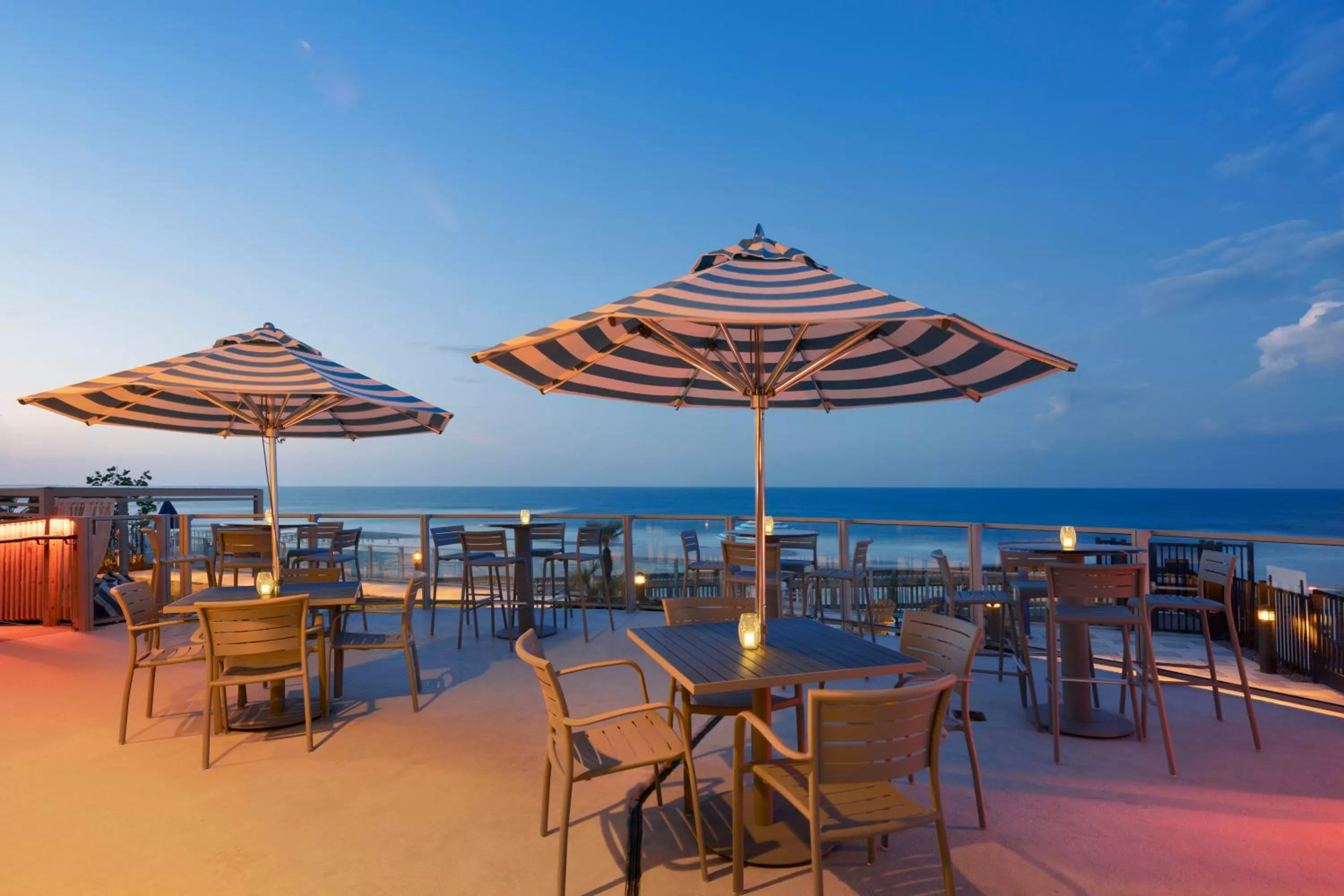 Restaurant/places to eat in Max Beach Resort