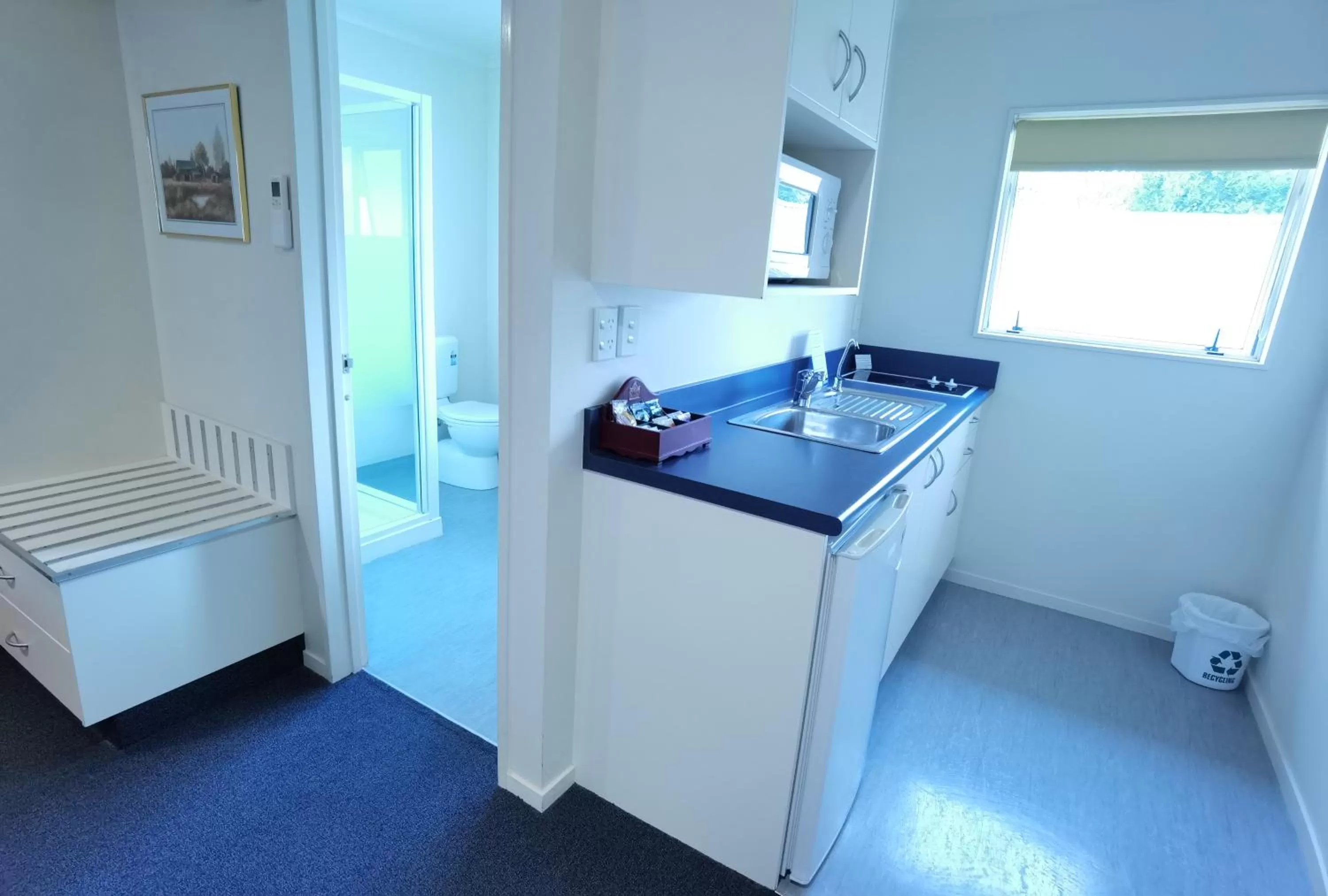 Kitchen or kitchenette in Harringtons Motor Lodge