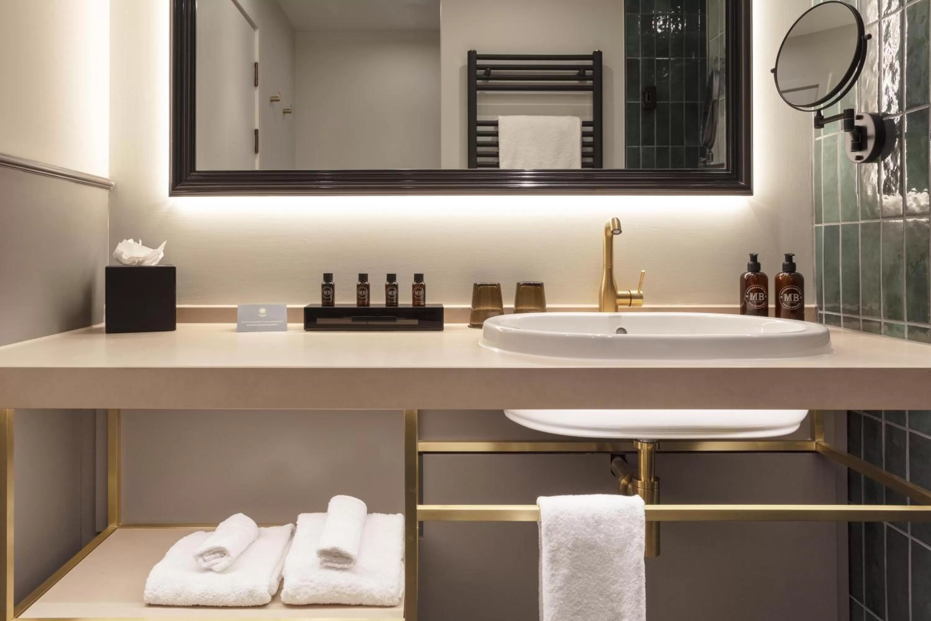 Bathroom in SCHLOSS Roxburghe, part of Destination by Hyatt