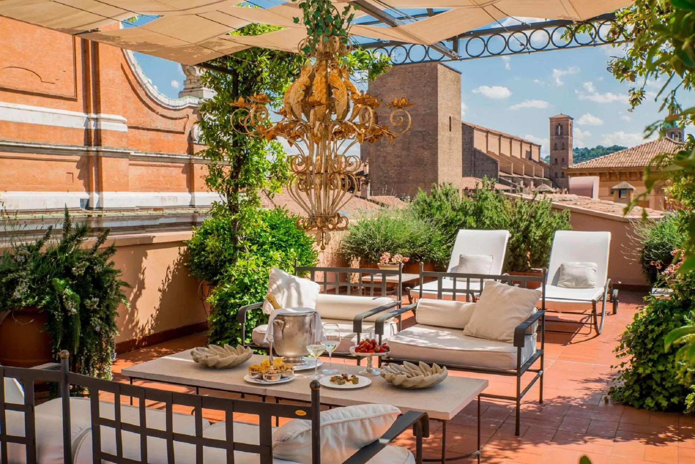 Patio in Grand Hotel Majestic gia' Baglioni