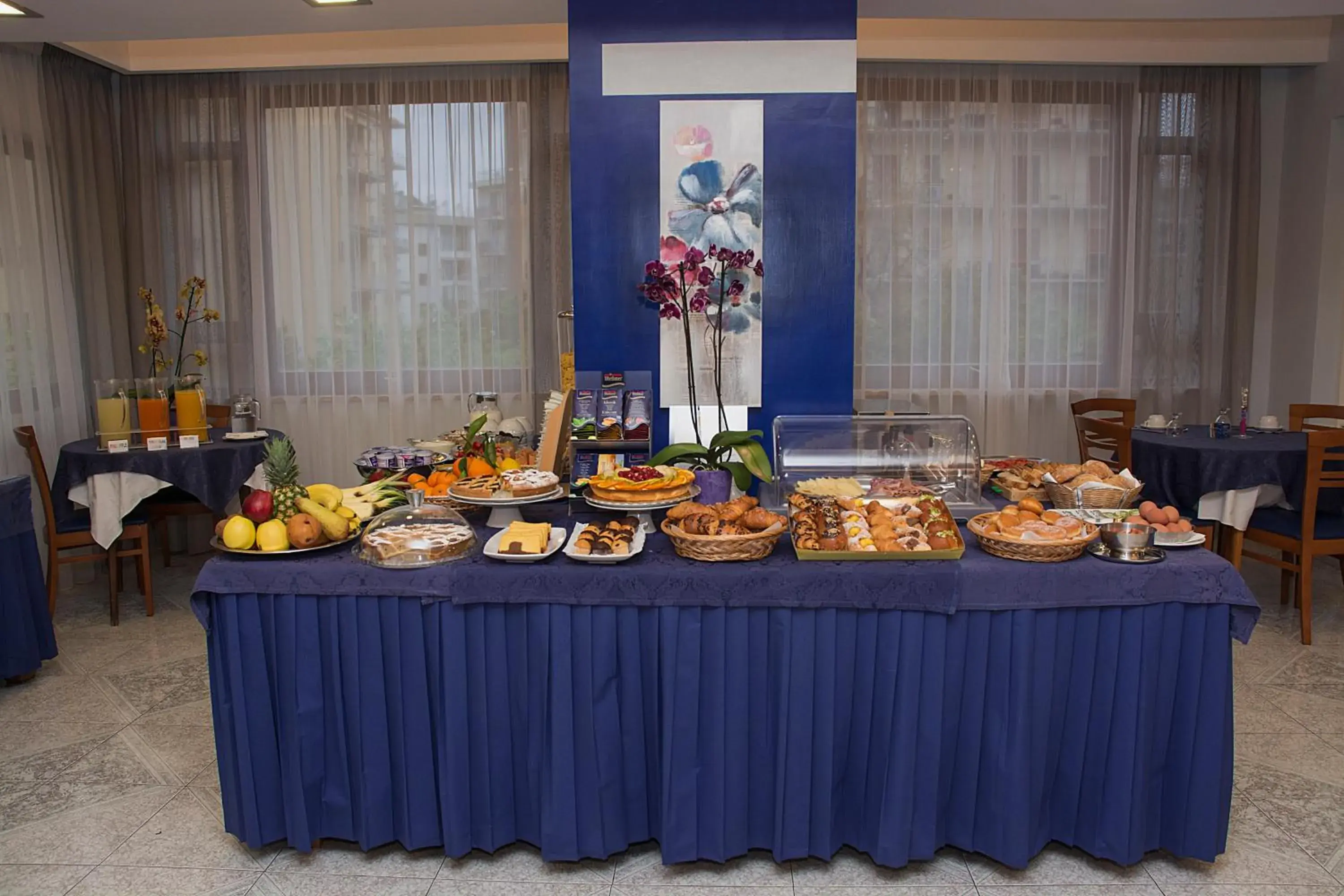 Buffet breakfast, Food in Hotel Leone