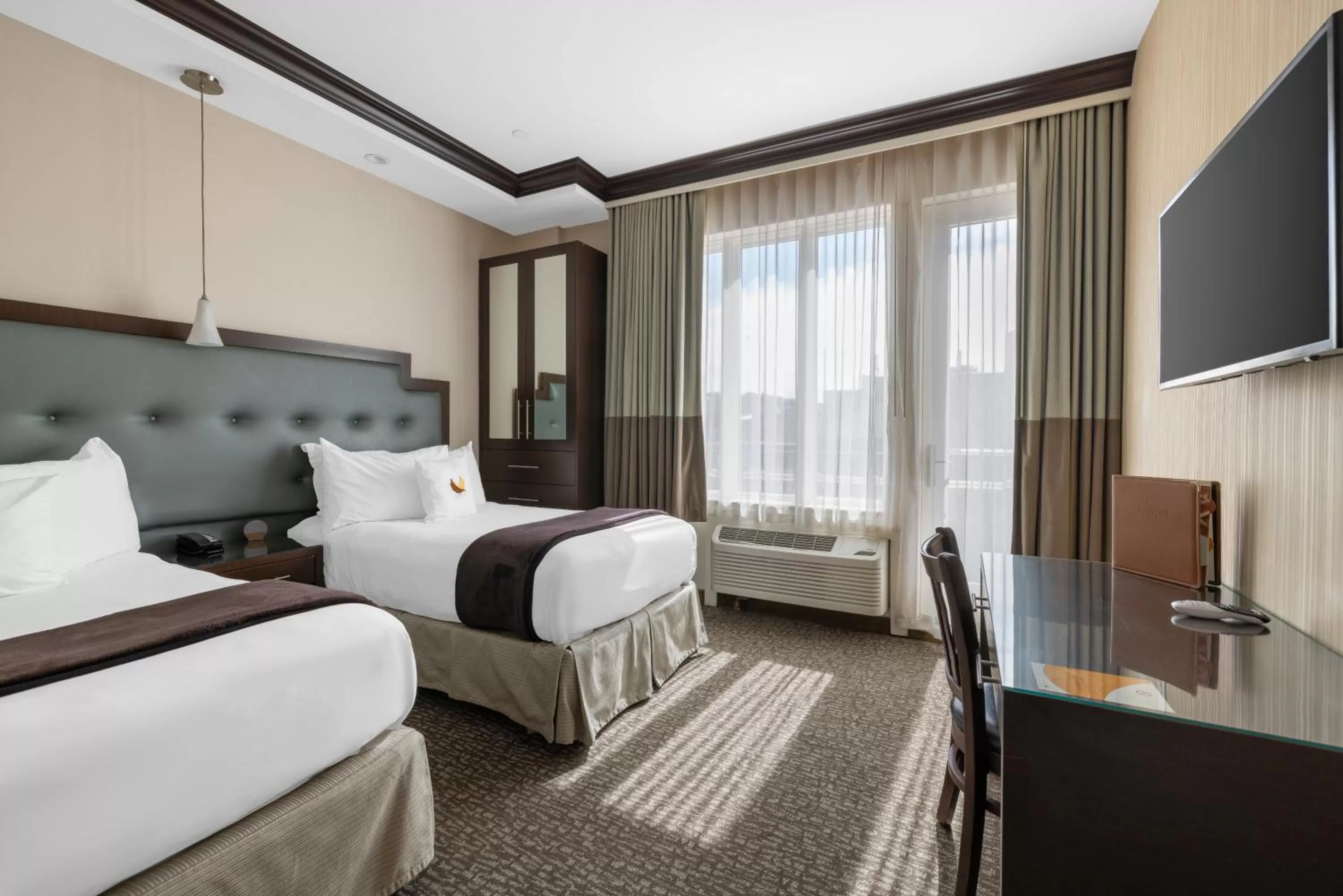 Bed in Aura Hotel Brooklyn