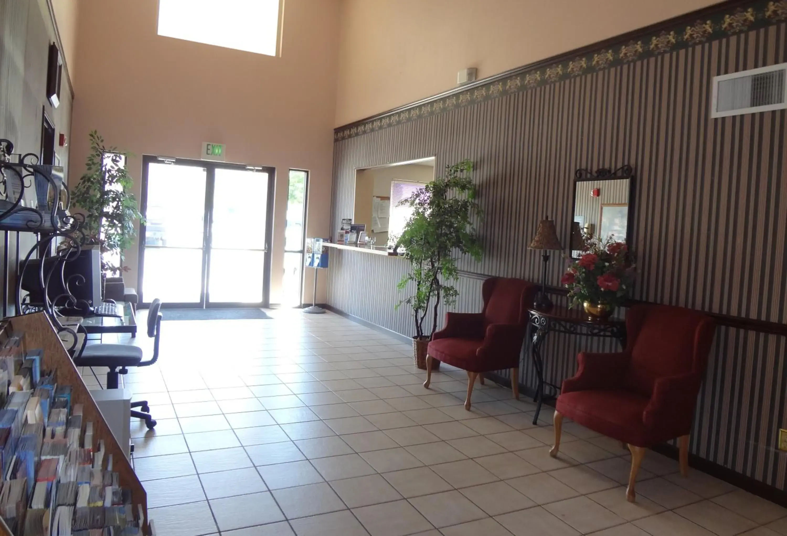 Lobby or reception, Lobby/Reception in Super 8 by Wyndham Colorado Springs Airport