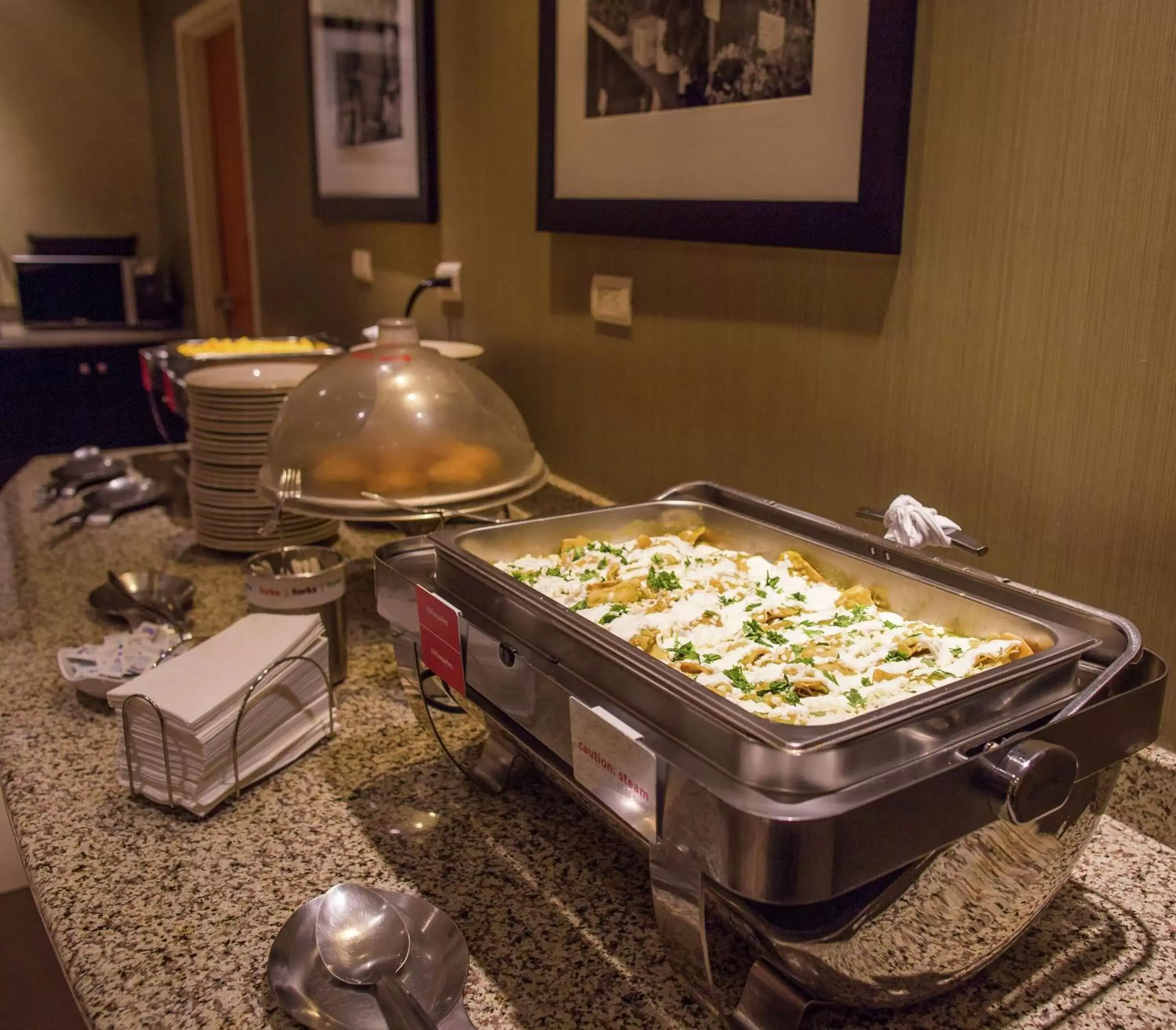 Dining area in Hampton Inn Torreon Airport-Galerias