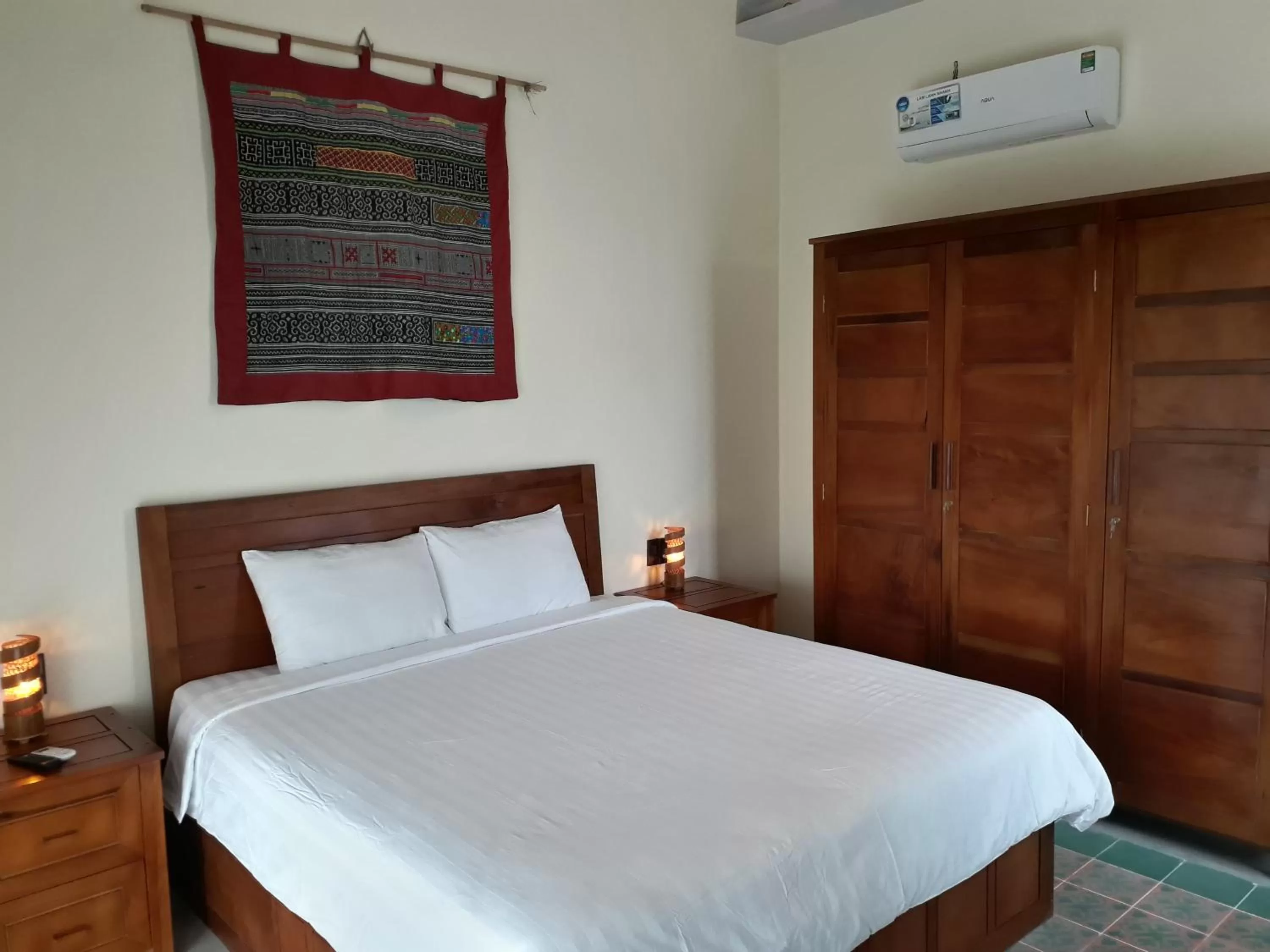 Bedroom, Bed in Pink Tulip Hoi An