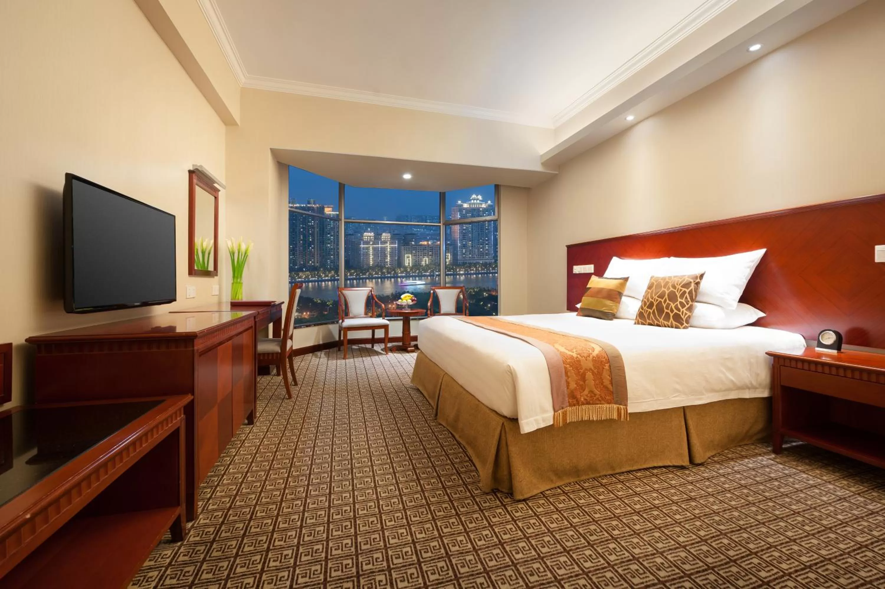 Photo of the whole room, Bed in Ramada by Wyndham Pearl Guangzhou