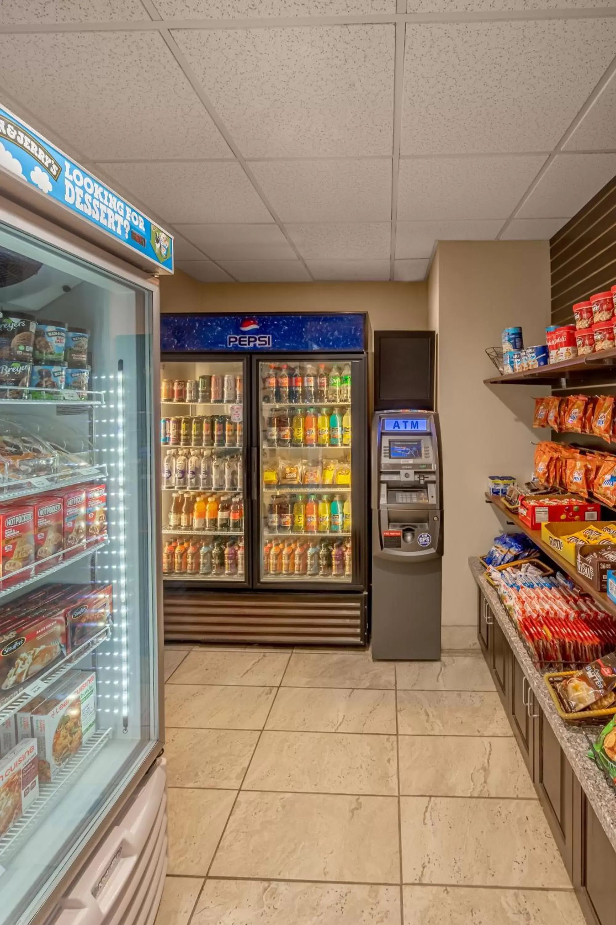 On-site shops, Supermarket/Shops in Landmark Suites - Williston