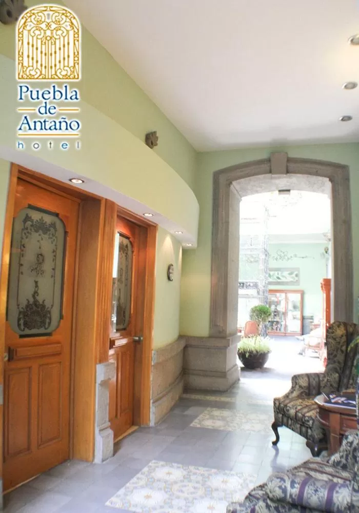 Lobby or reception in Hotel Puebla de Antaño