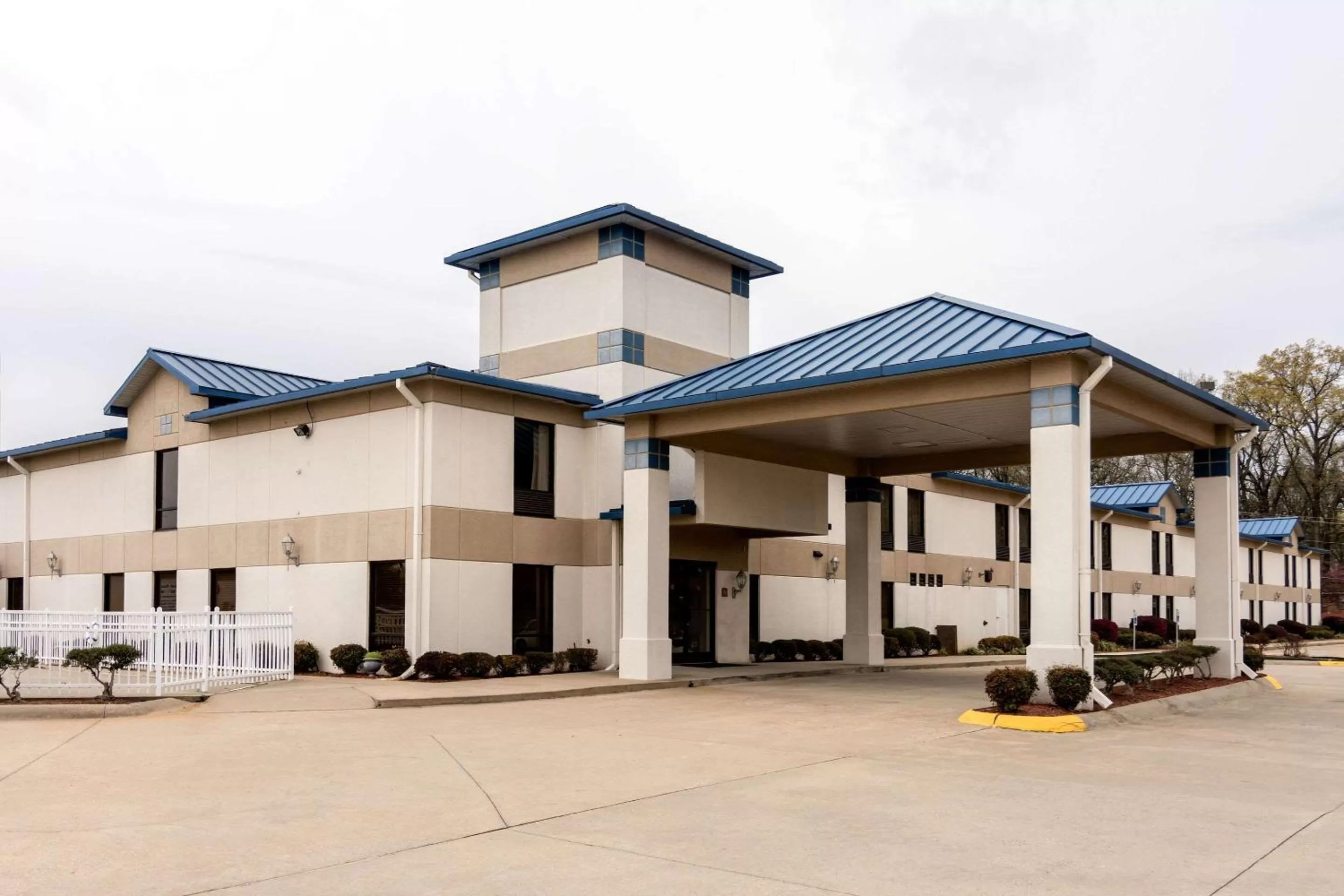 Property building in Quality Inn Jacksonville near Little Rock Air Force Base