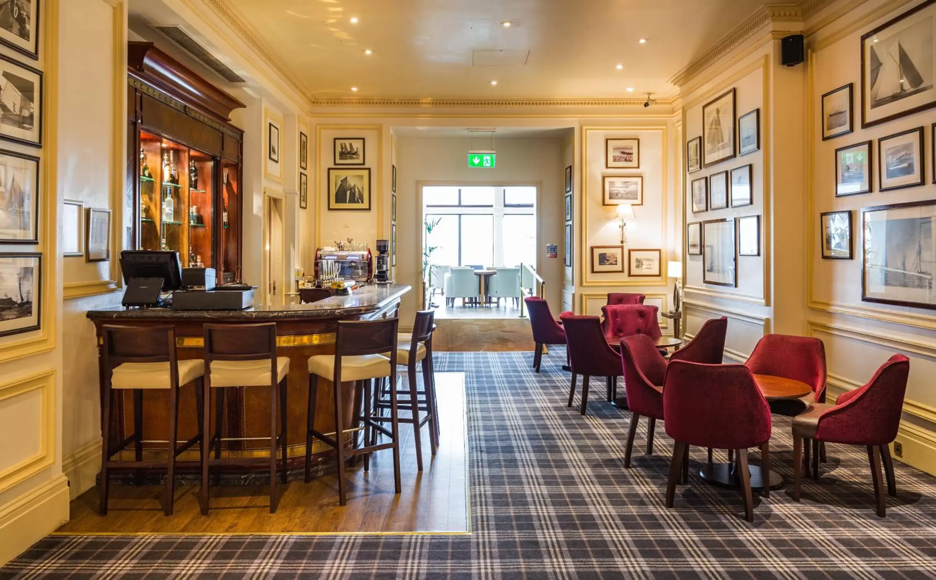 Lounge or bar, Restaurant/Places to Eat in The Imperial Torquay