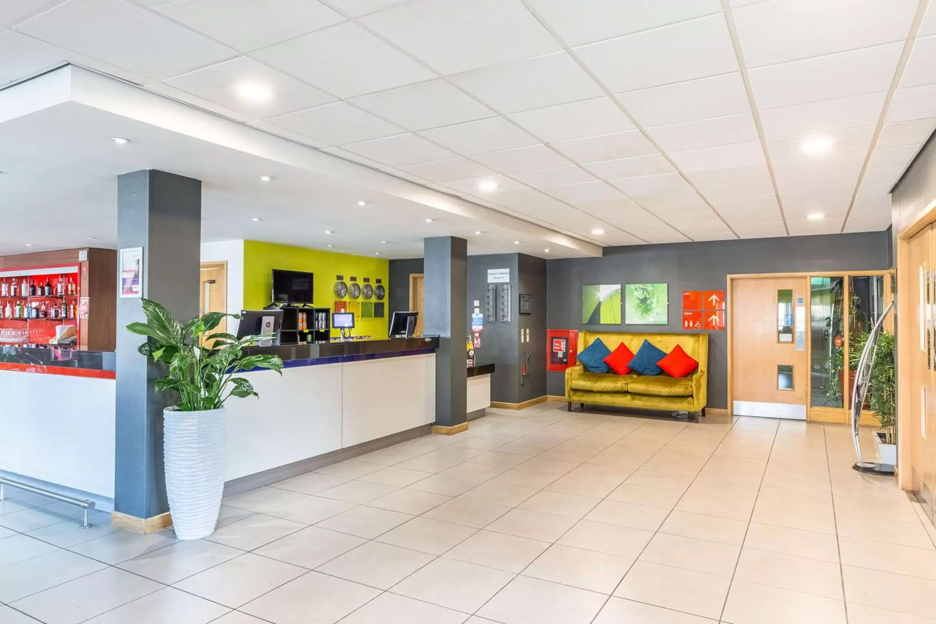 Lobby or reception, Lobby/Reception in Park Inn by Radisson Peterborough