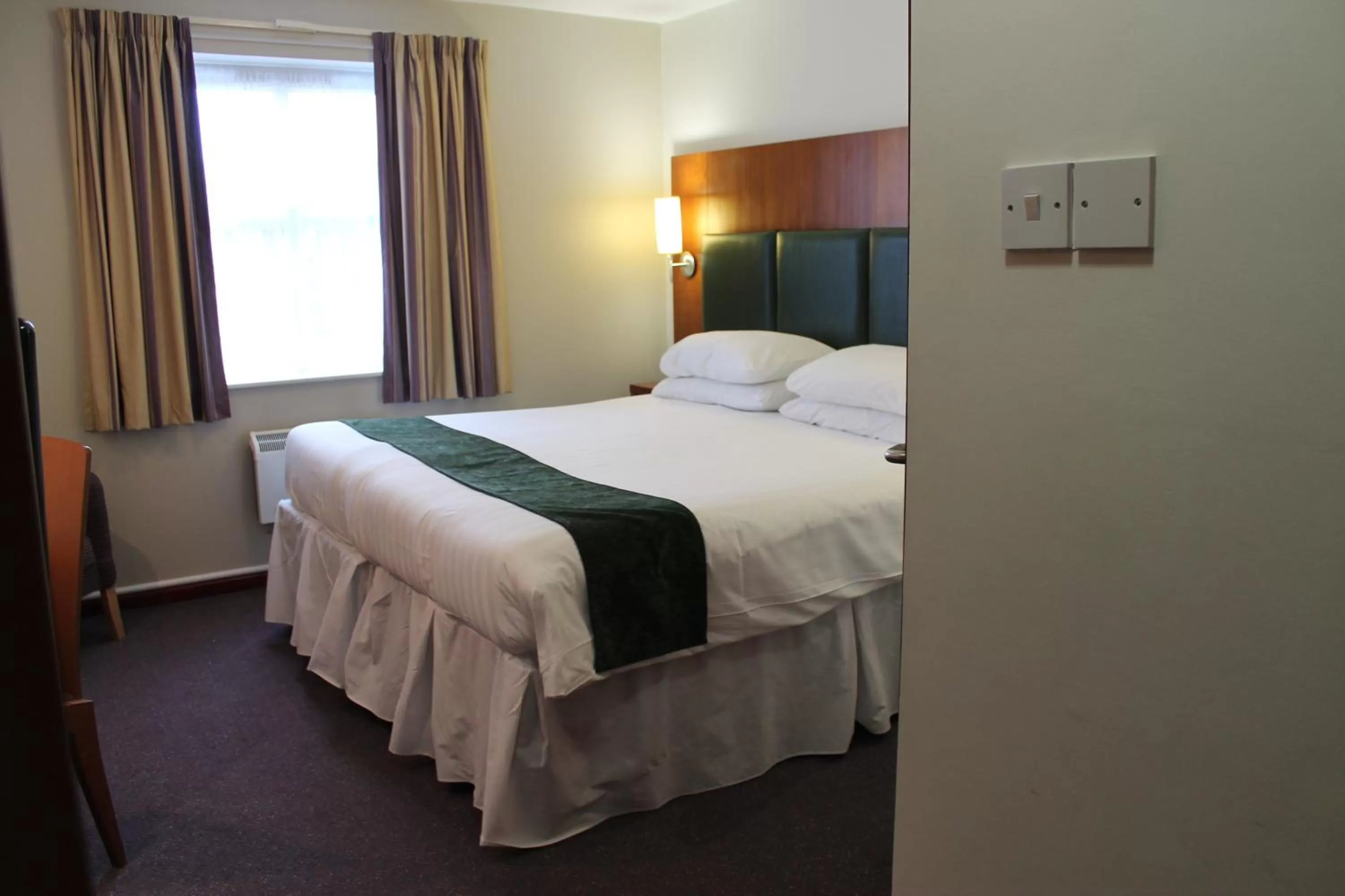 Bed in The Villa Express