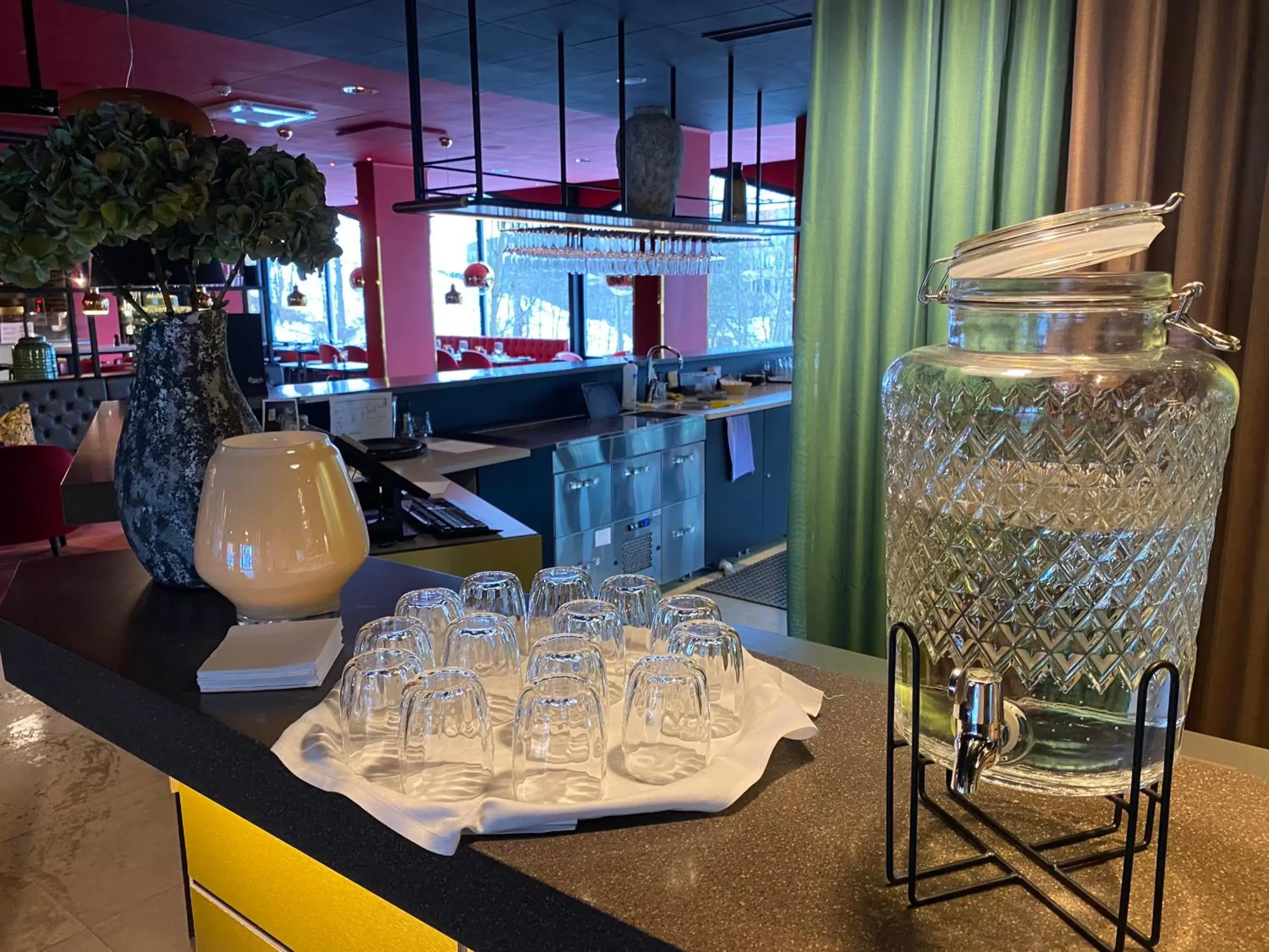 Lobby or reception, Restaurant/Places to Eat in ProfilHotels Nacka