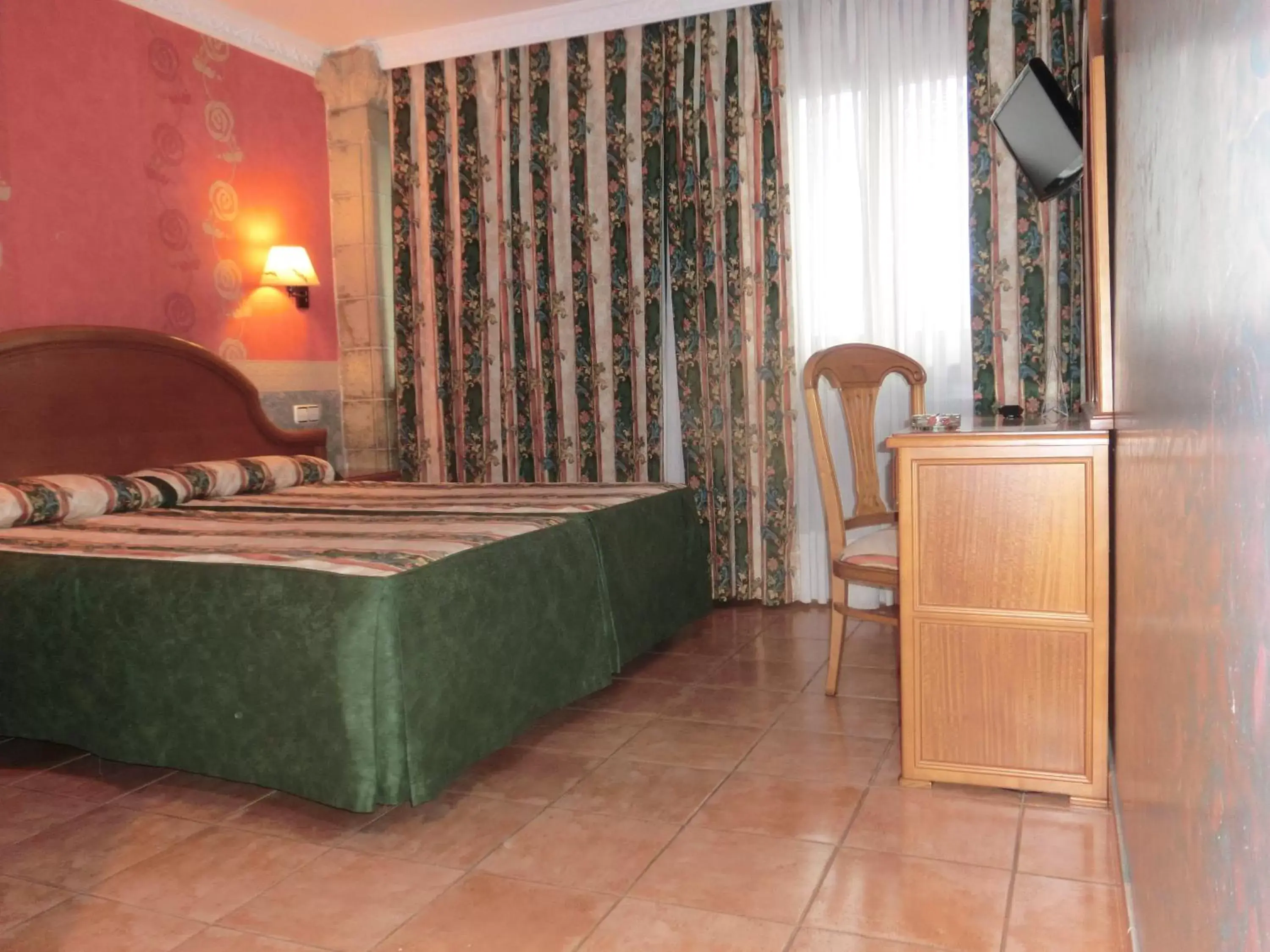Bedroom, Bed in Hotel Las Ruedas