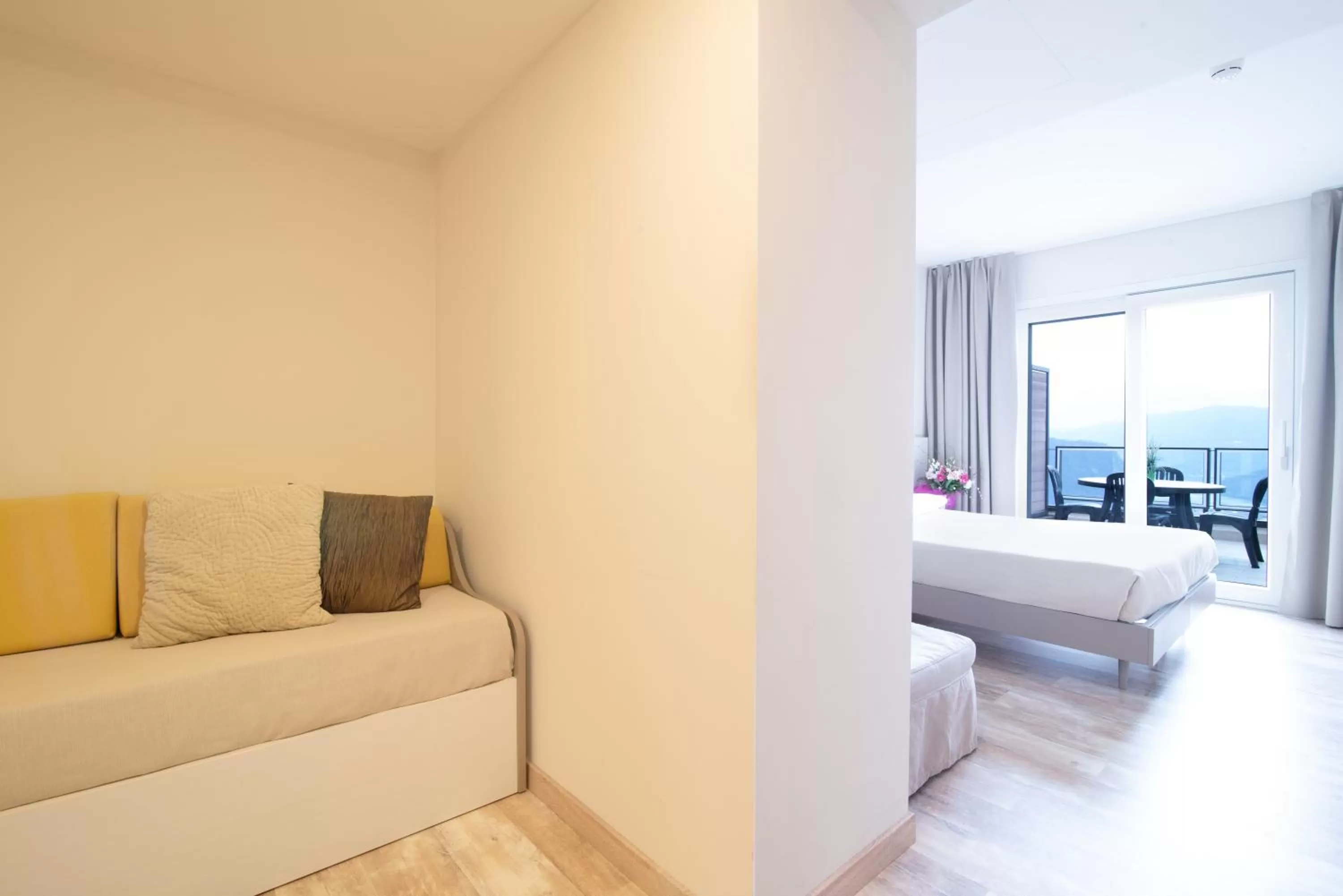 Bedroom, Bed in Stampa 1968 Hotel e Ristorante