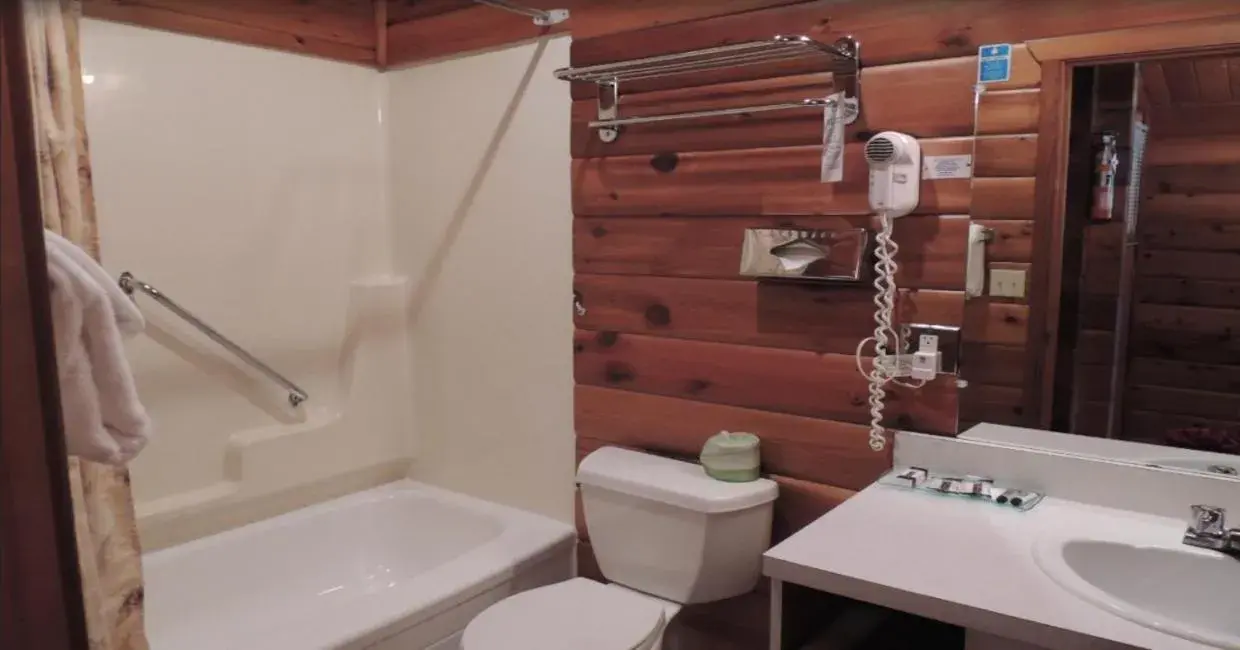 Bathroom in Jasper House Bungalows