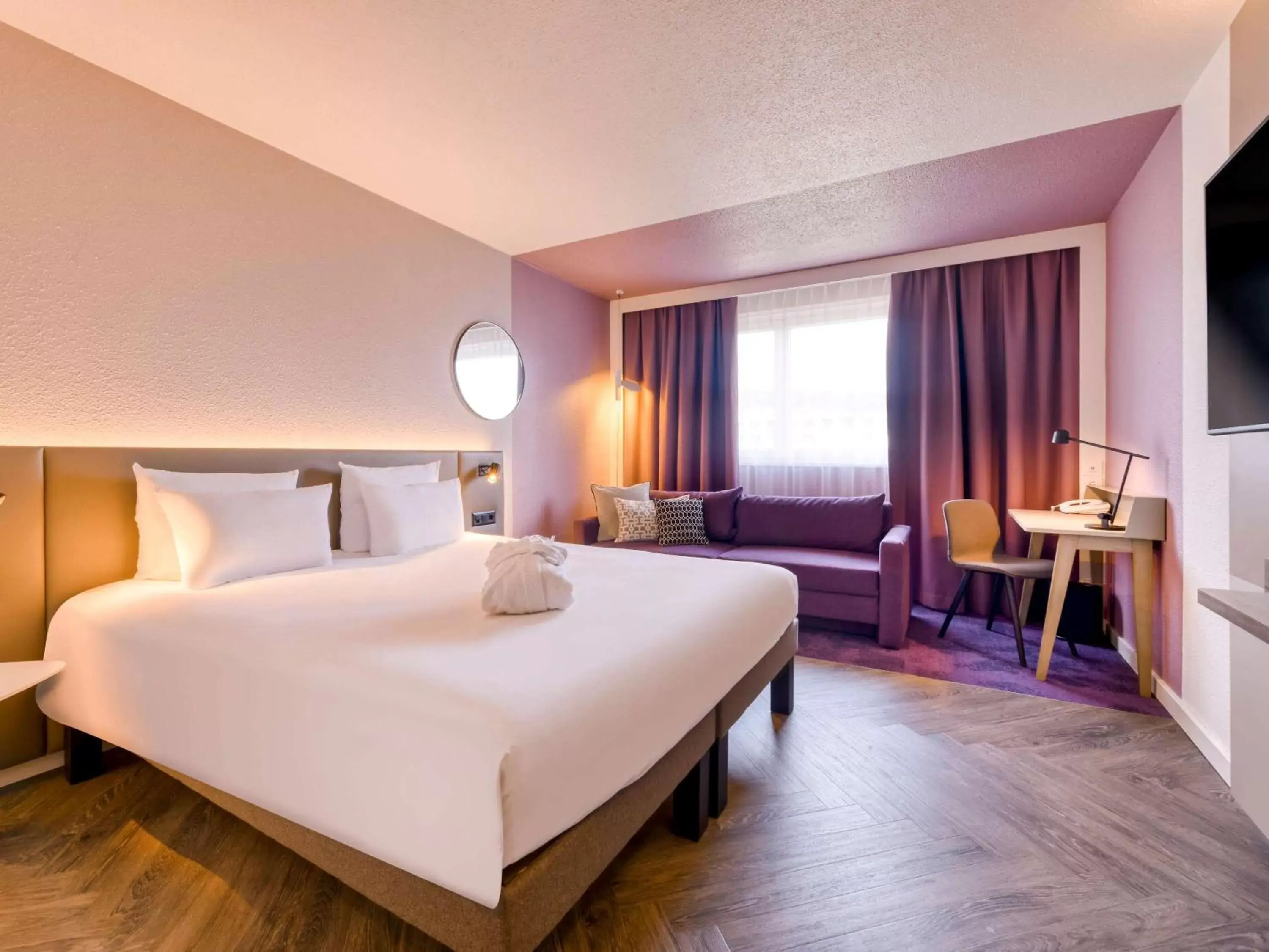 Photo of the whole room, Room Photo in Novotel Zurich City West