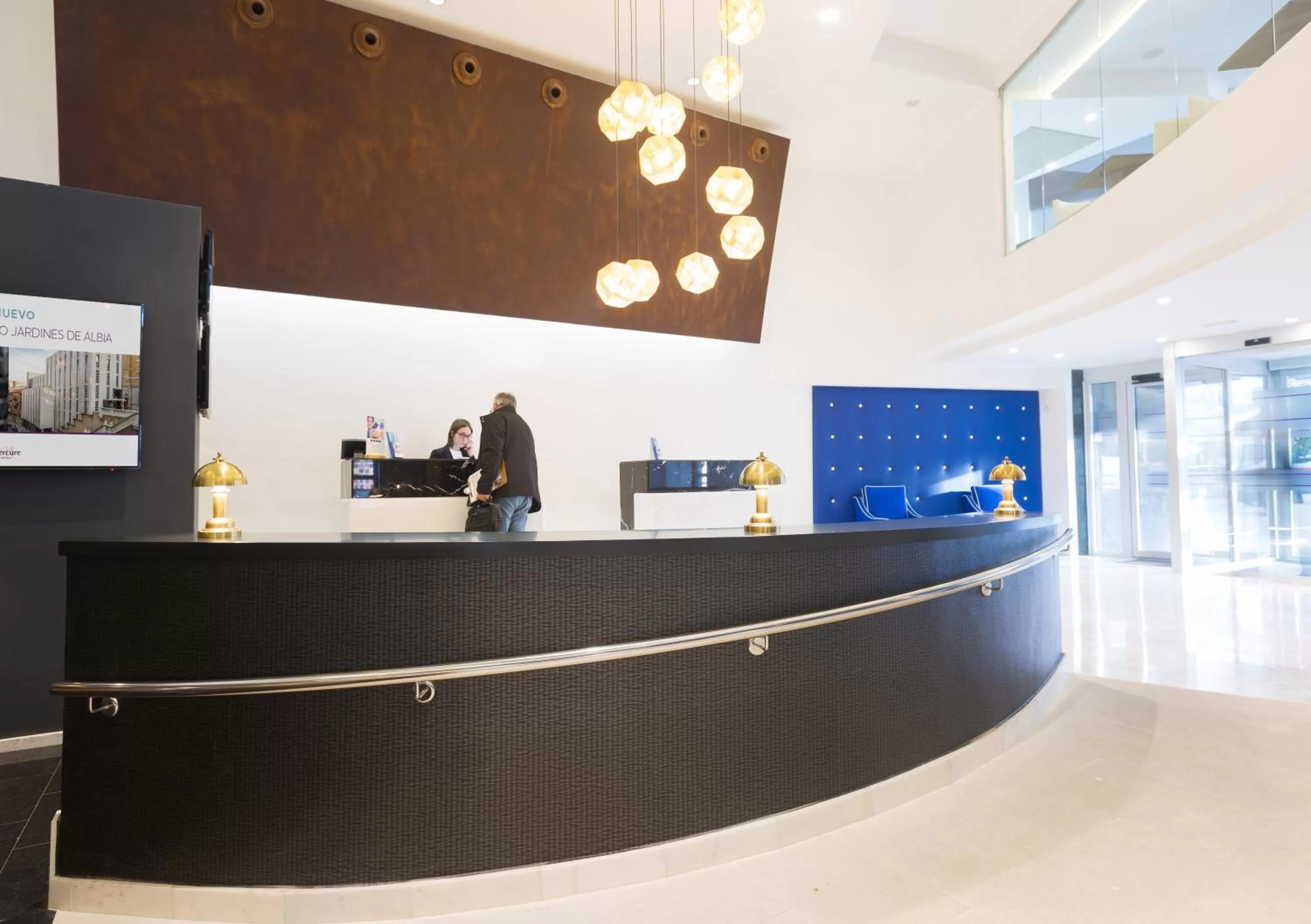 Lobby or reception in Hotel Mercure Jardines de Albia