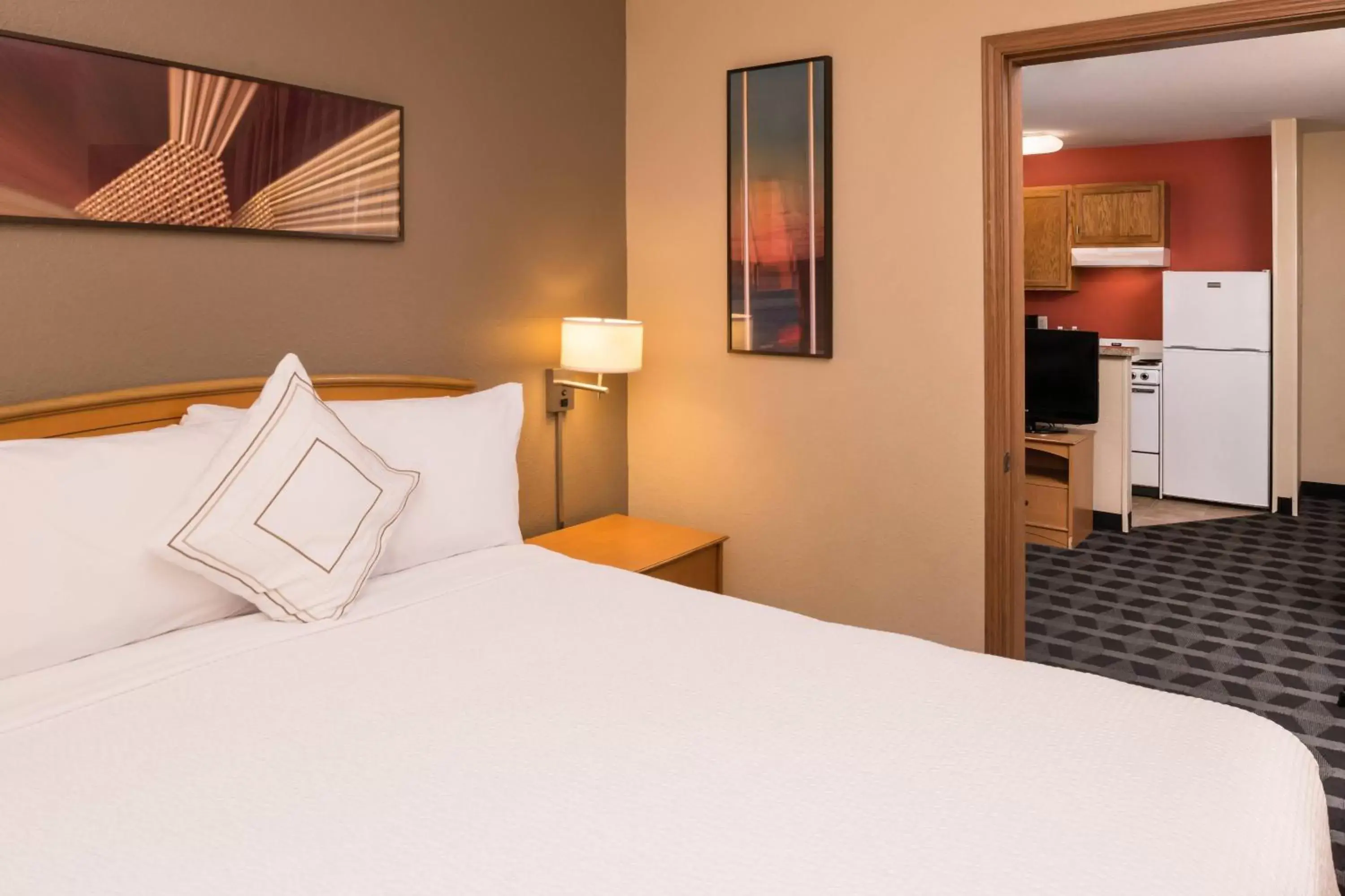 Bedroom, Bed in TownePlace Suites by Marriott Anaheim Maingate Near Angel Stadium