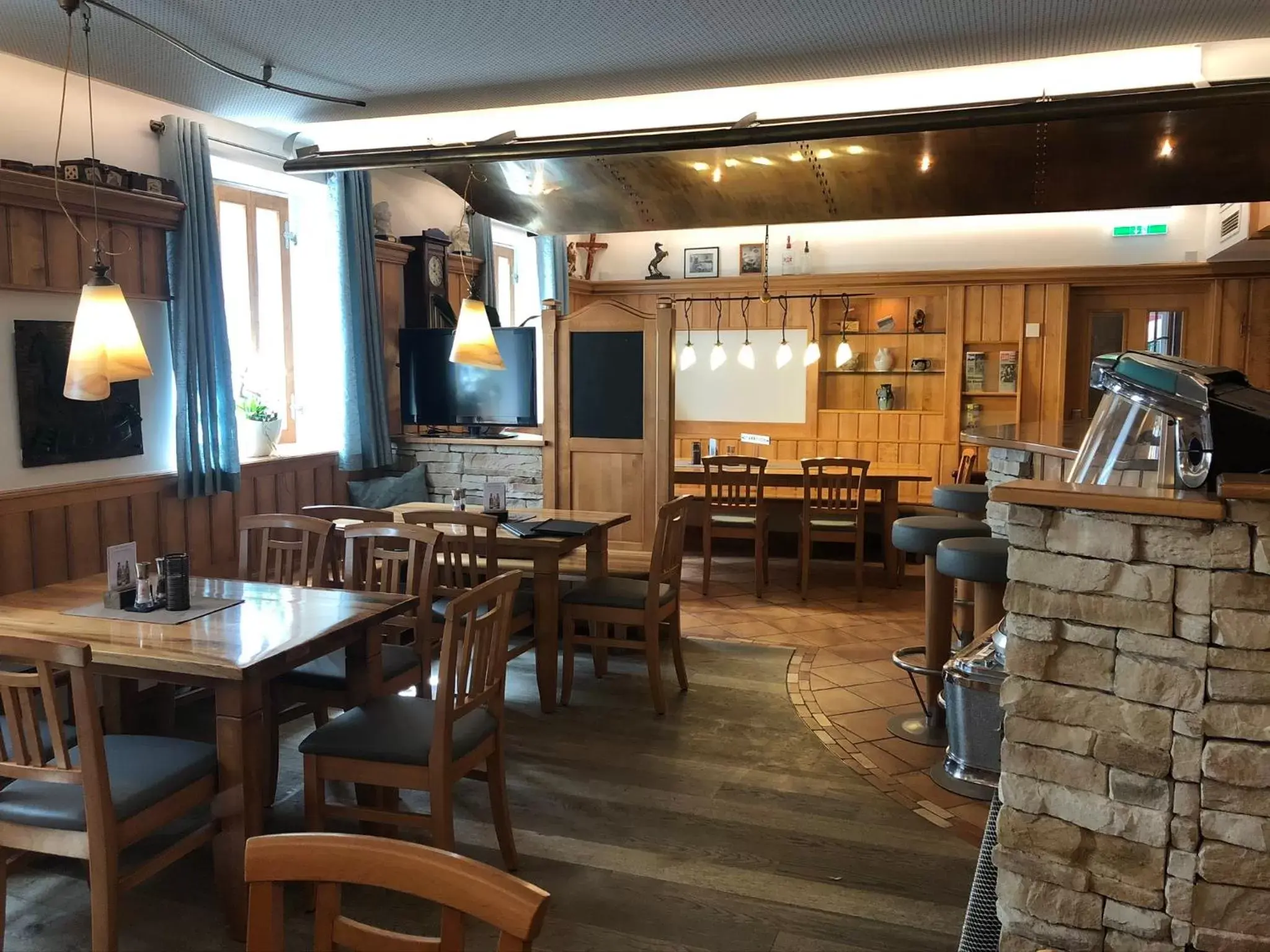 Restaurant/Places to Eat in Tinschert Hotel-Restaurant-Partyservice