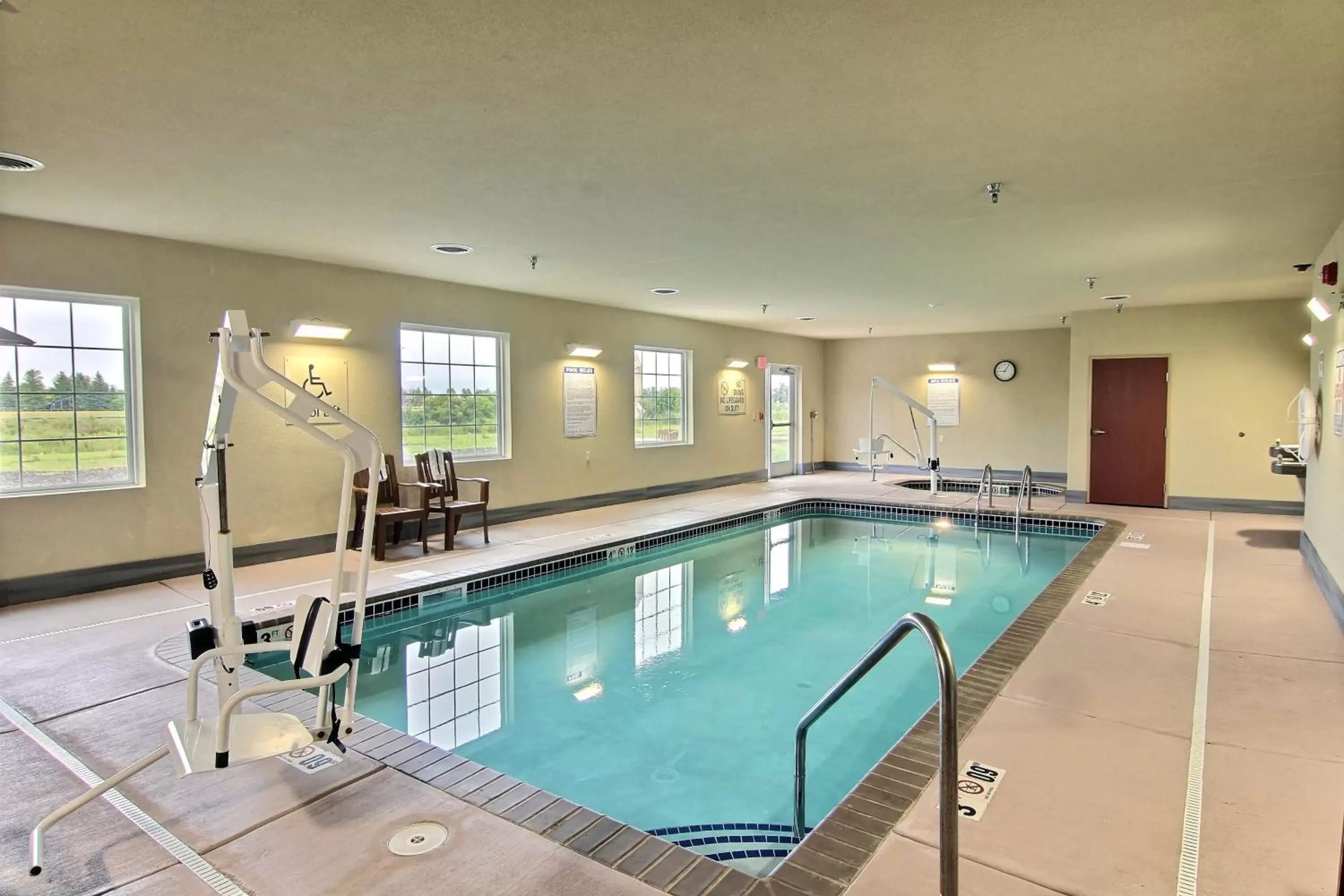 Swimming Pool in Cobblestone Hotel and Suites - Crookston