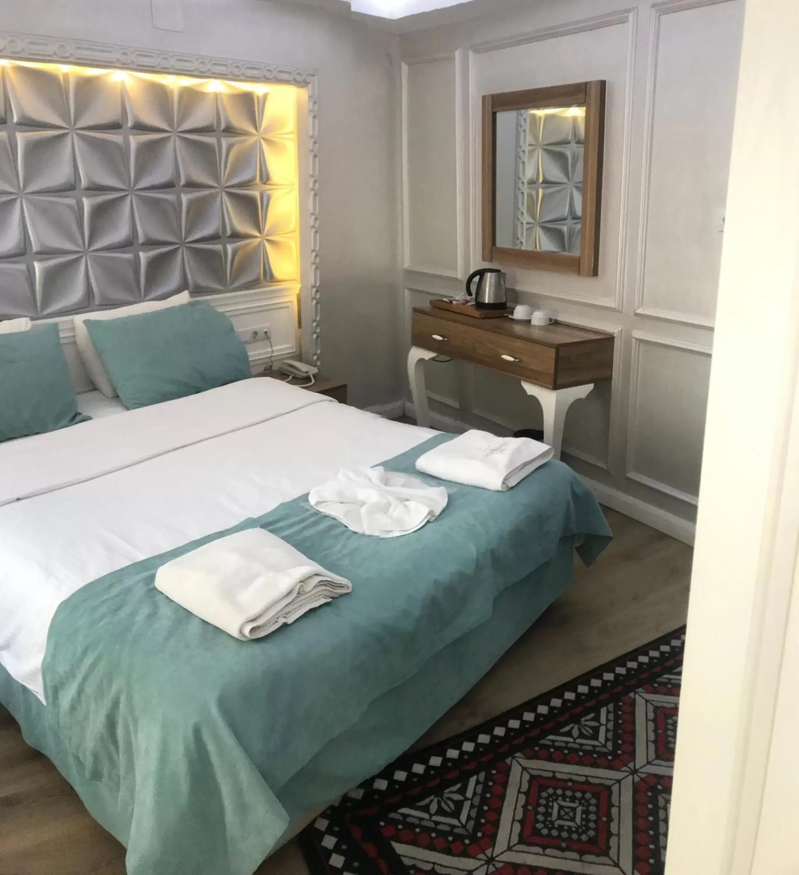 Bed in Hotel Grand Heykel