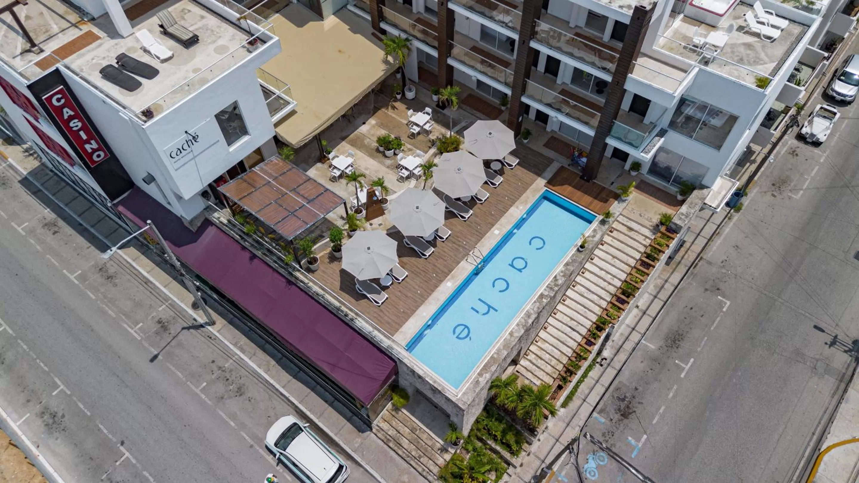 Balcony/Terrace, Pool View in Hotel Cache