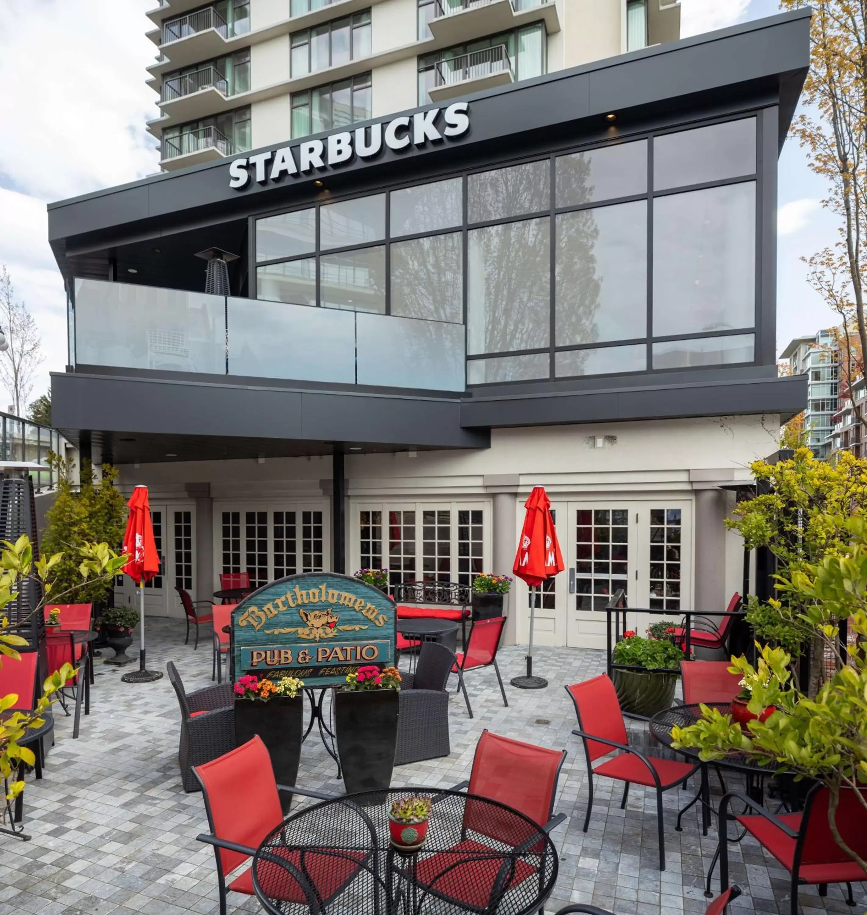 Restaurant/places to eat, Property Building in DoubleTree by Hilton Hotel & Suites Victoria