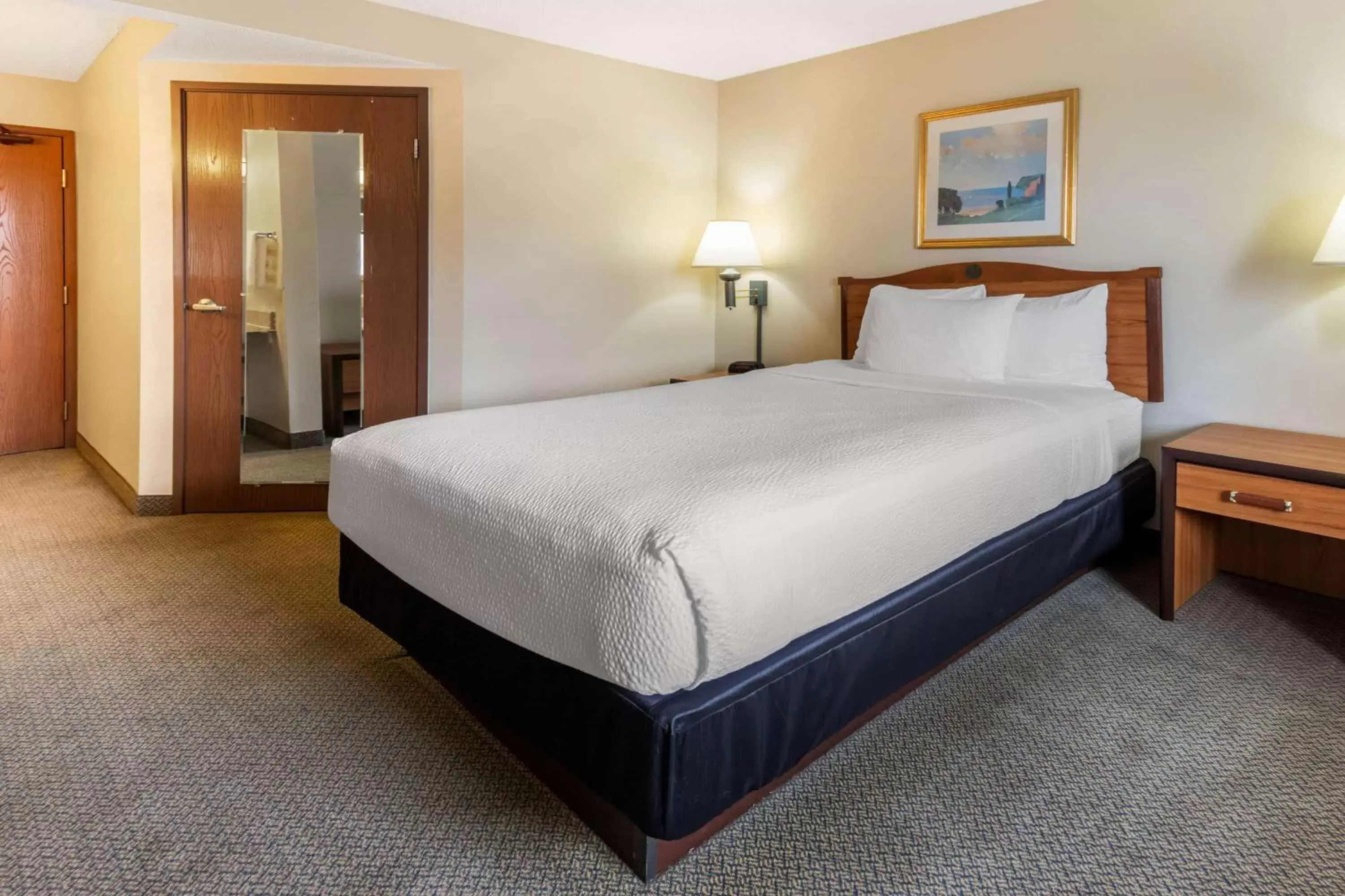 Photo of the whole room, Bed in La Quinta by Wyndham Las Cruces Organ Mountain