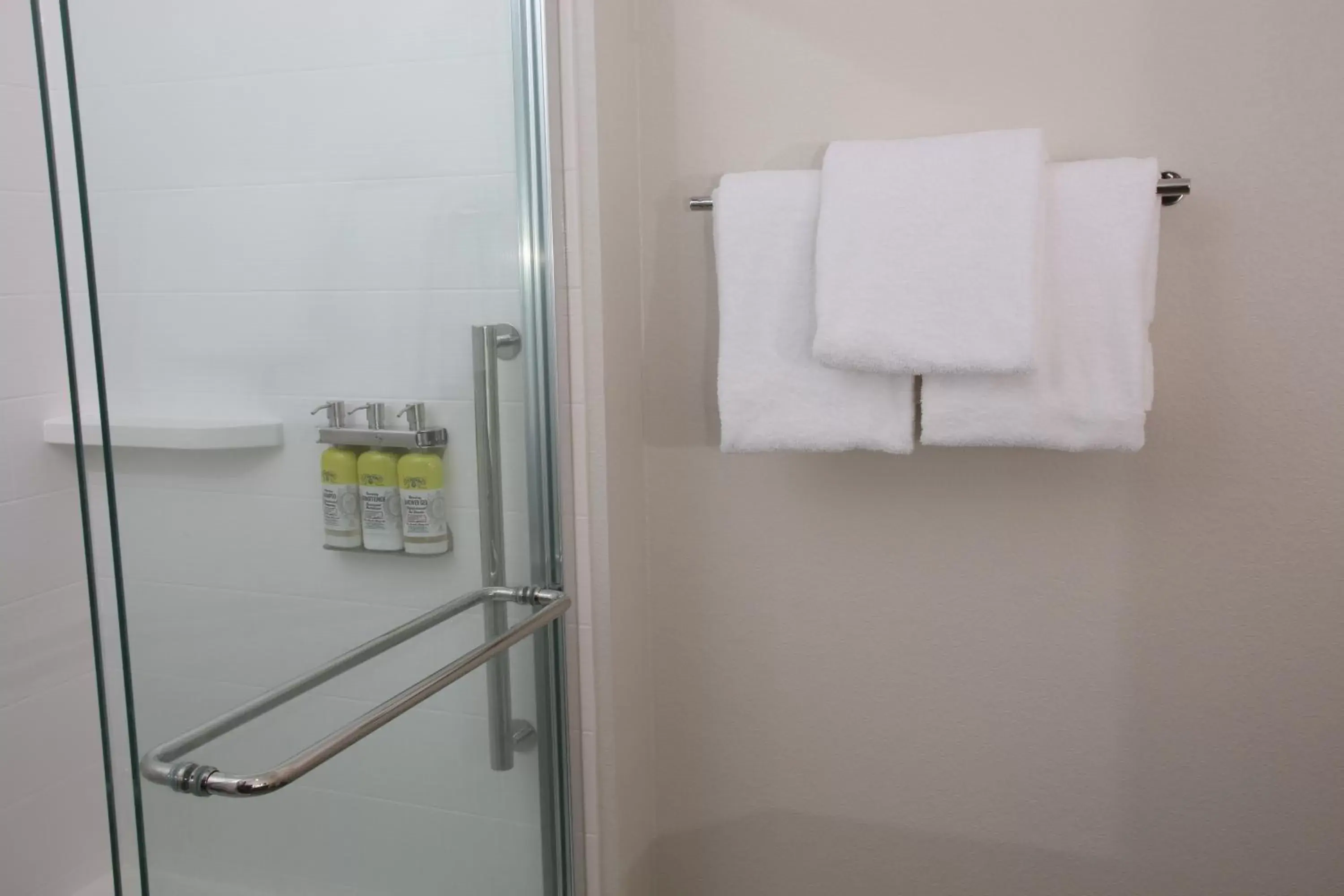 Bathroom in Holiday Inn Express - McCook, an IHG Hotel